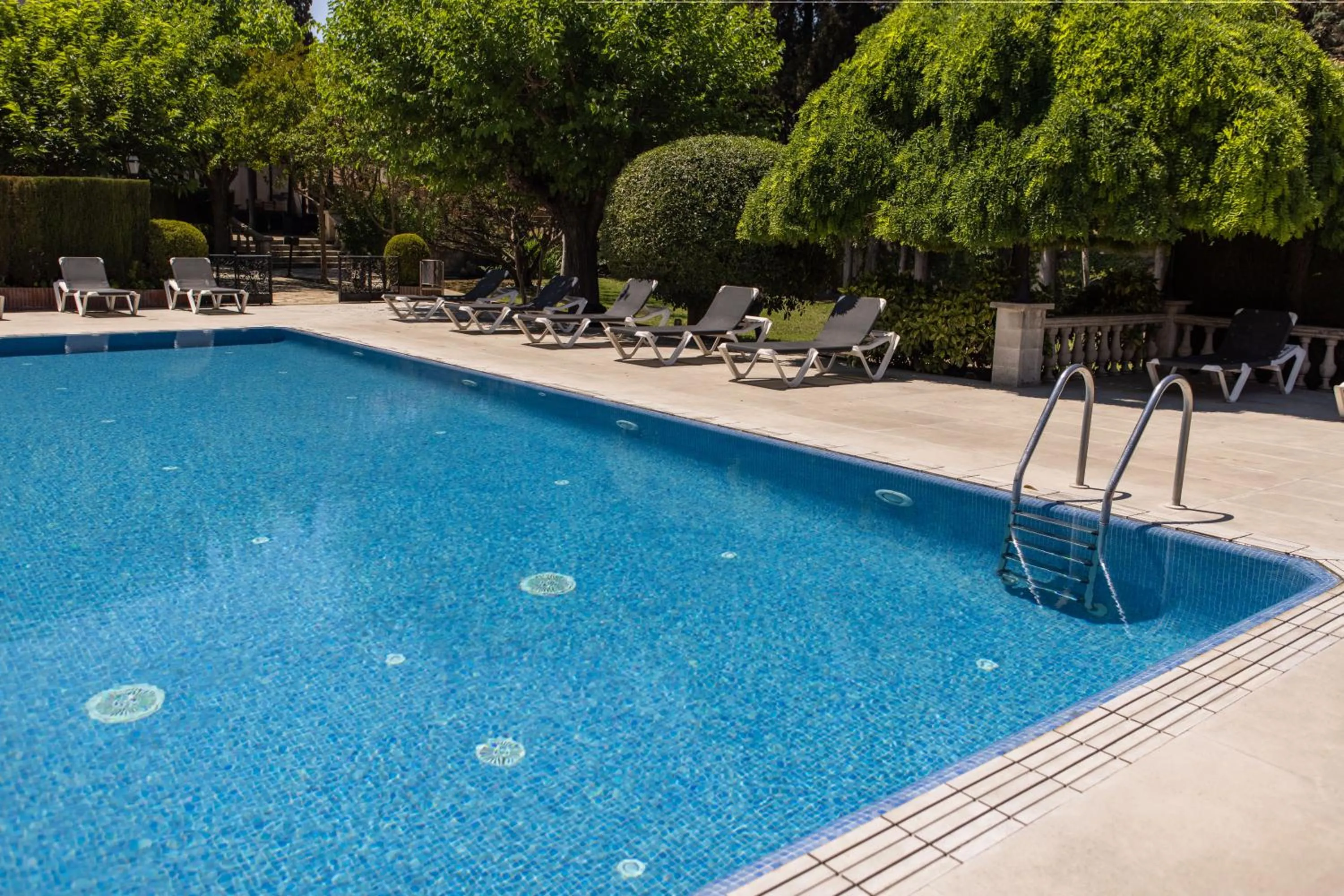 Swimming pool in RVHotels Broquetas Spa Termal