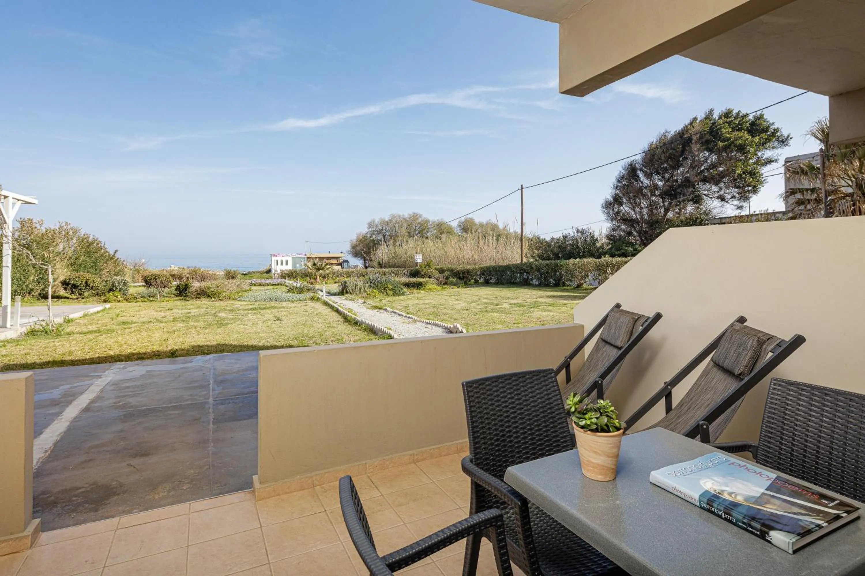 Yiannis Apartments
