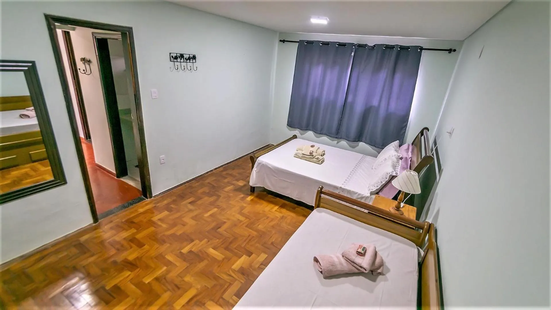 Photo of the whole room, Bed in Chalé Bosque Do Barreiro