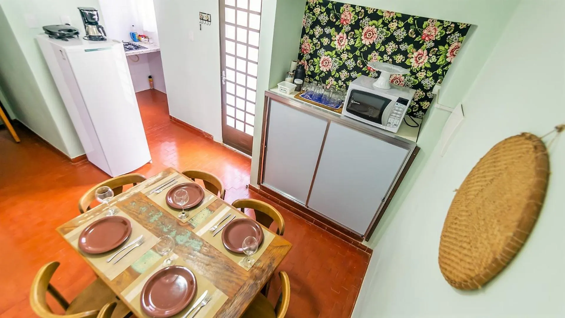 Communal kitchen in Chalé Bosque Do Barreiro