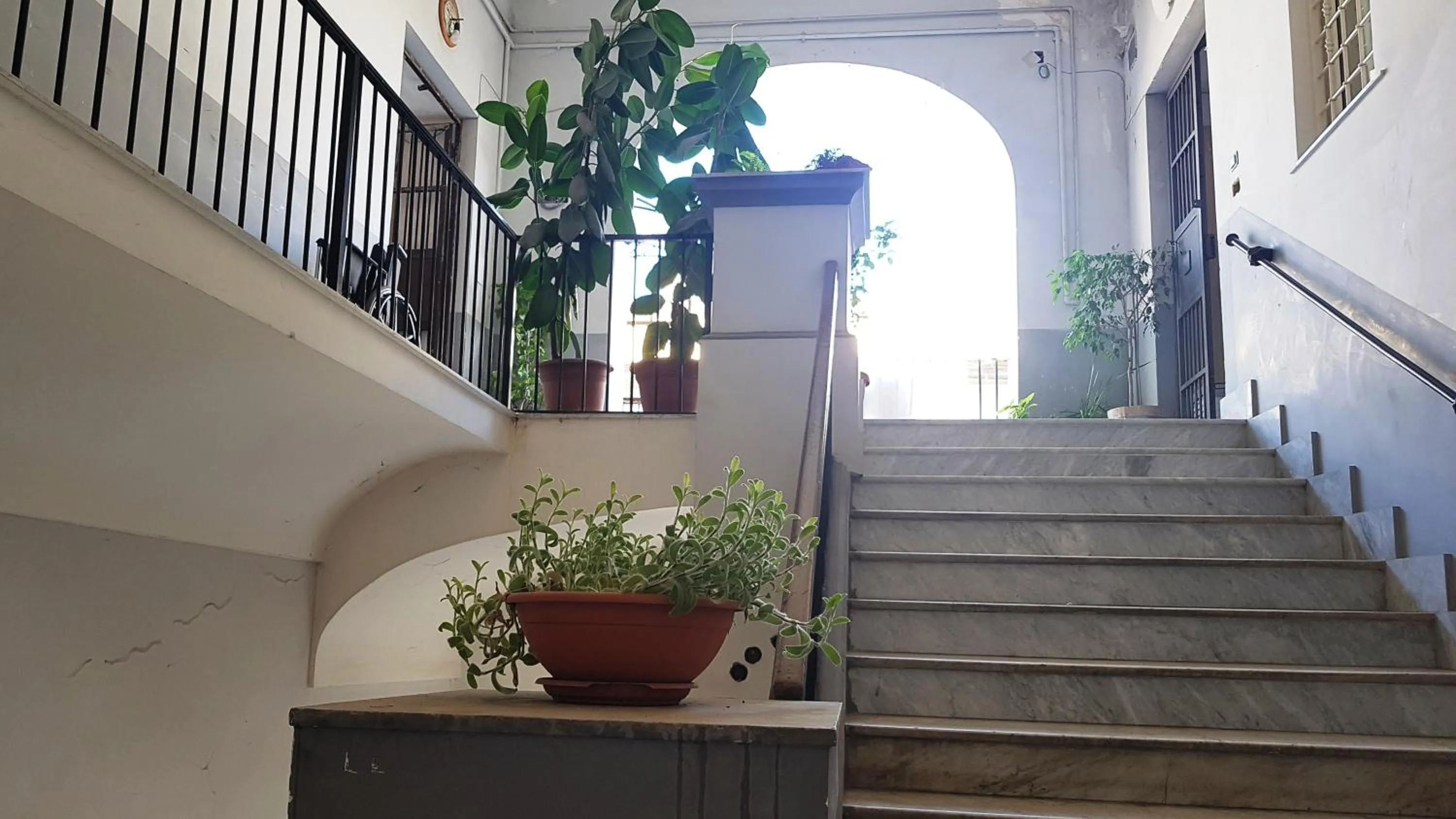 elevator in Metro duomo b&b