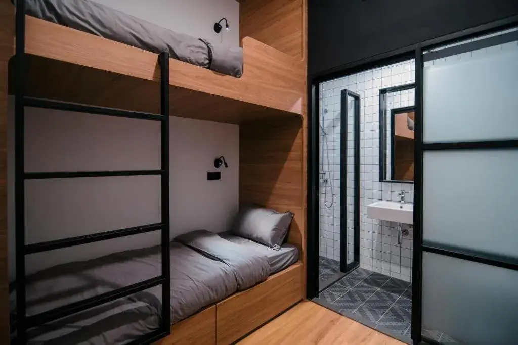 Bed in Kooning Bed in Kooning