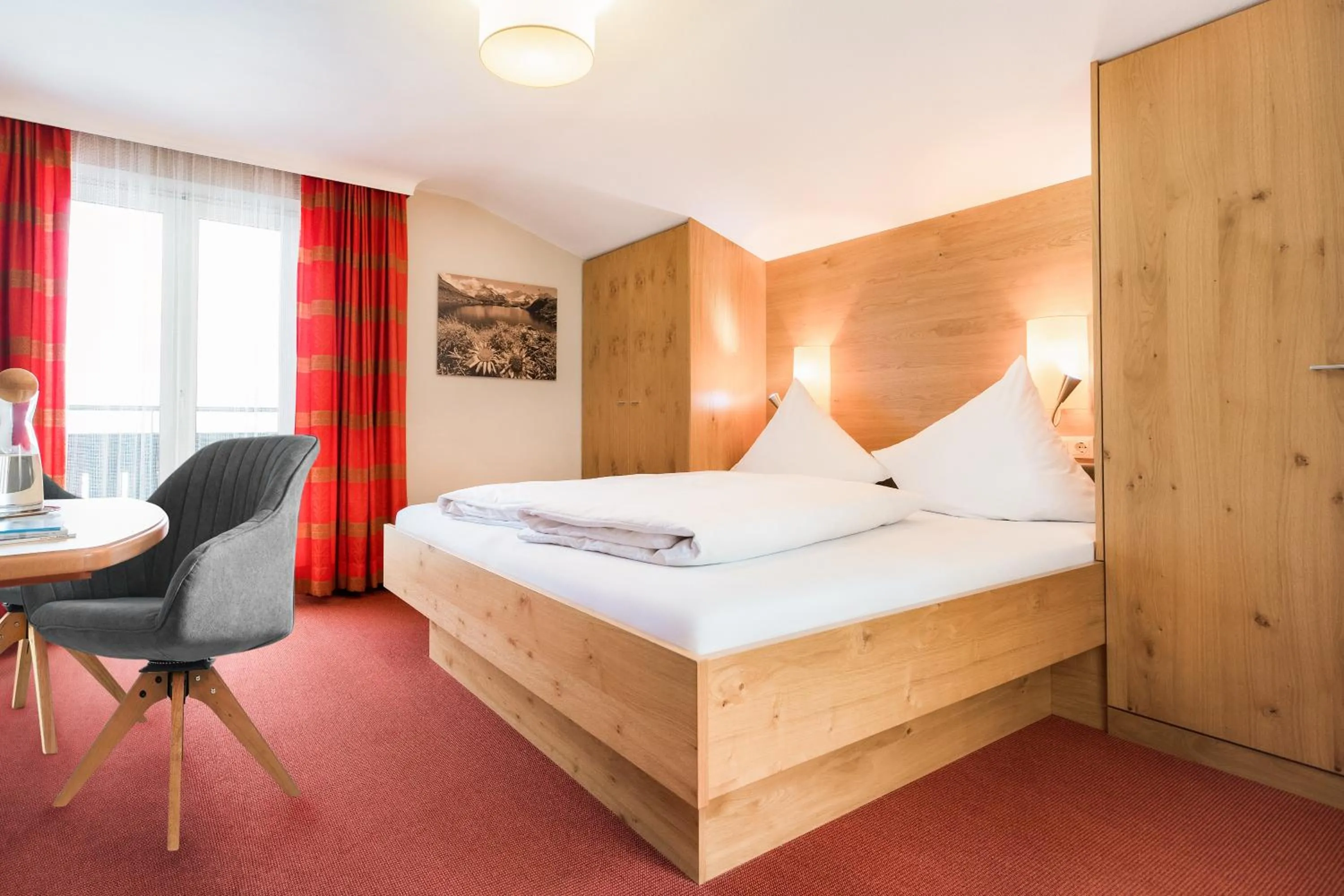 Photo of the whole room, Bed in Gästehaus Hornegger