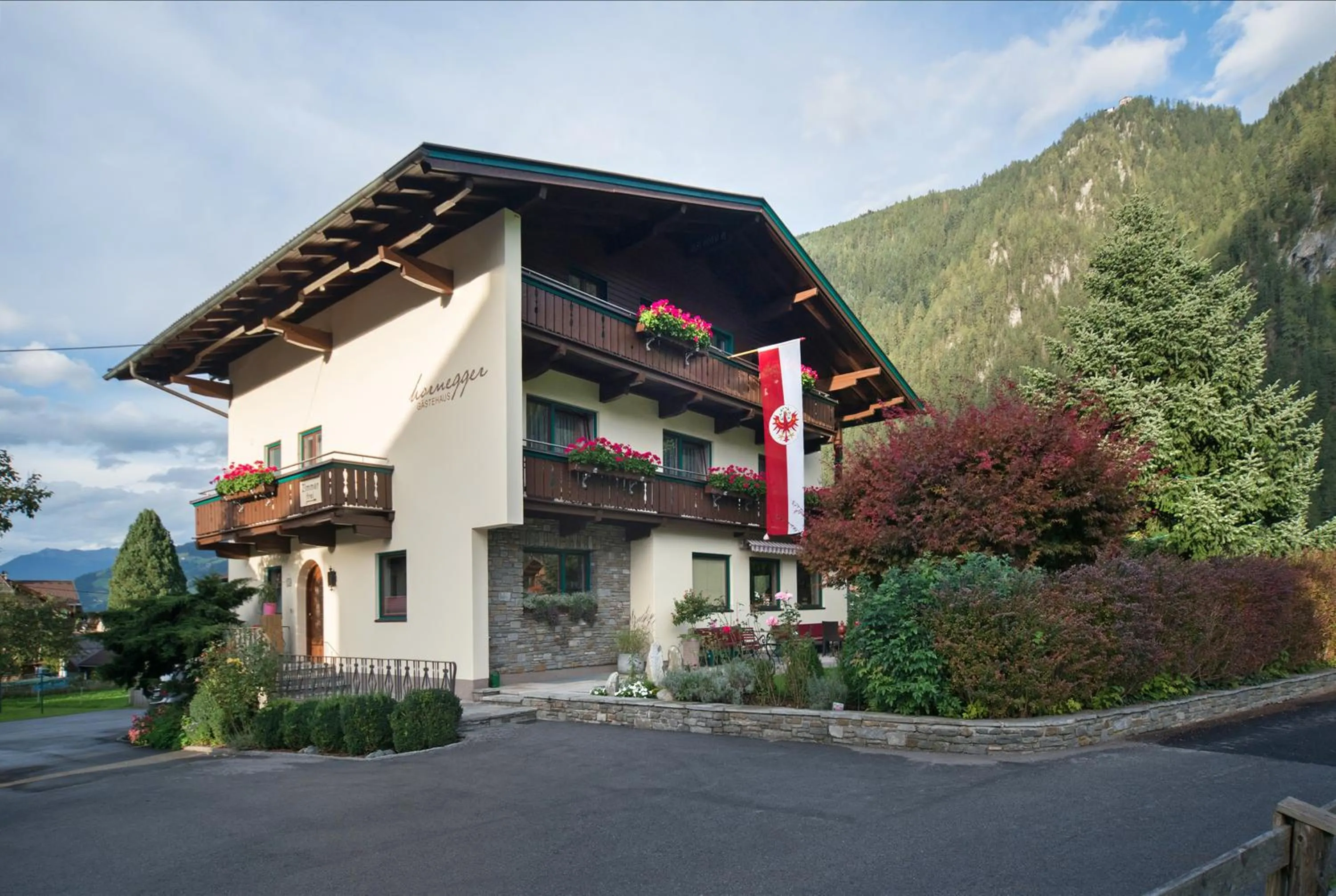 Property building in Gästehaus Hornegger