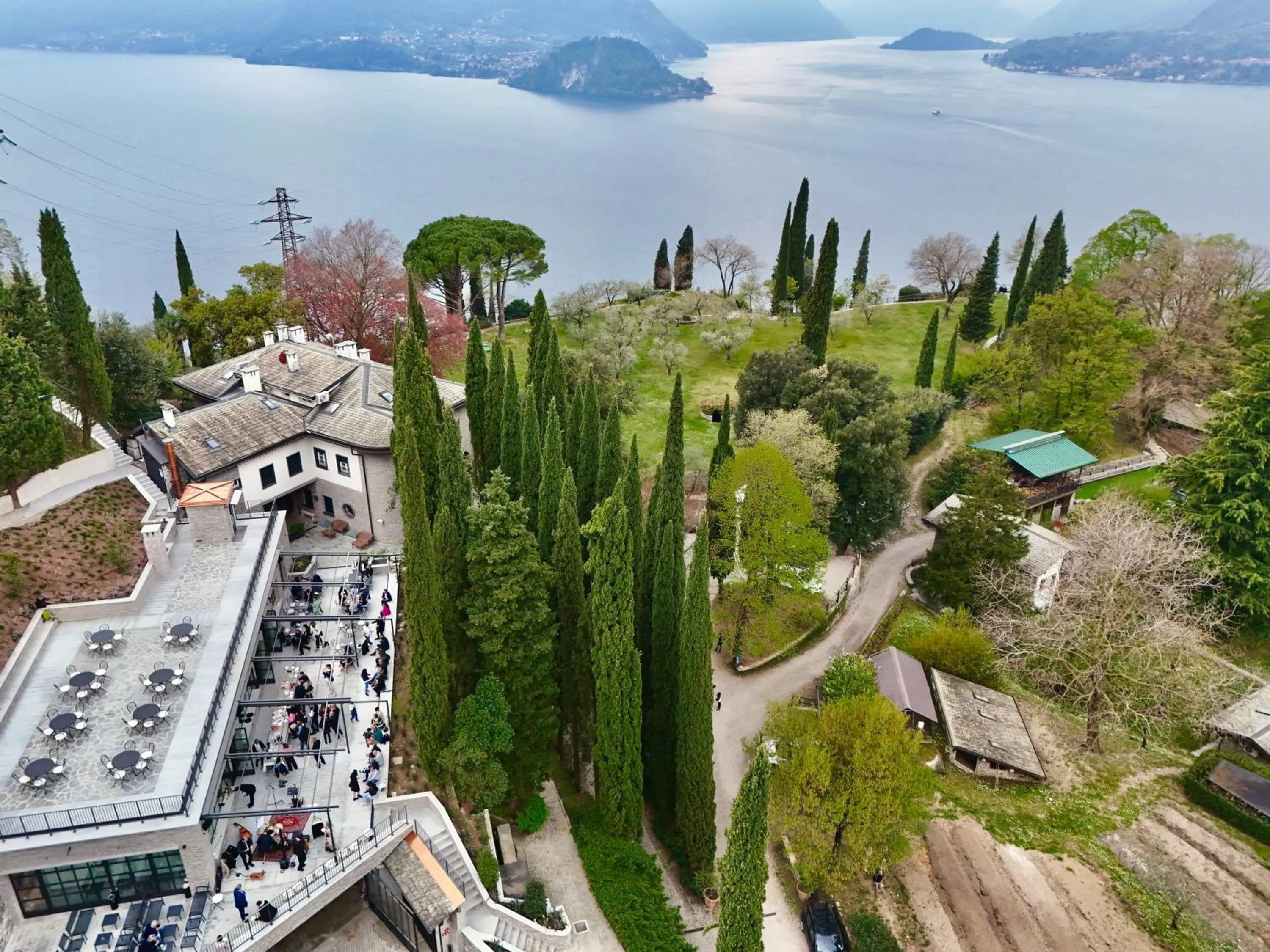 Restaurant/places to eat in Castello di Vezio in the Village