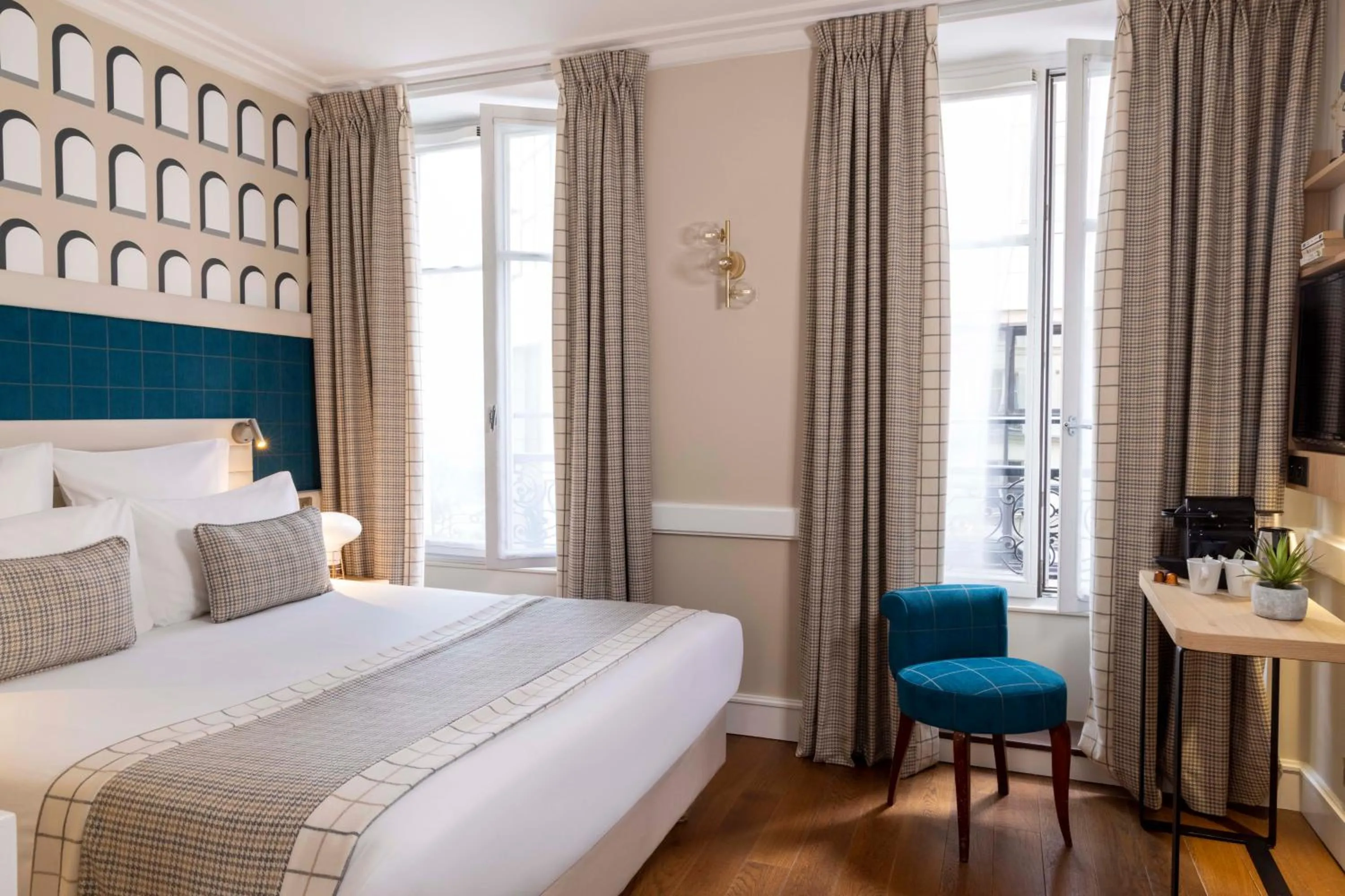 Bedroom, Bed in Hotel Sleeping Belle - Gare de Lyon Bastille