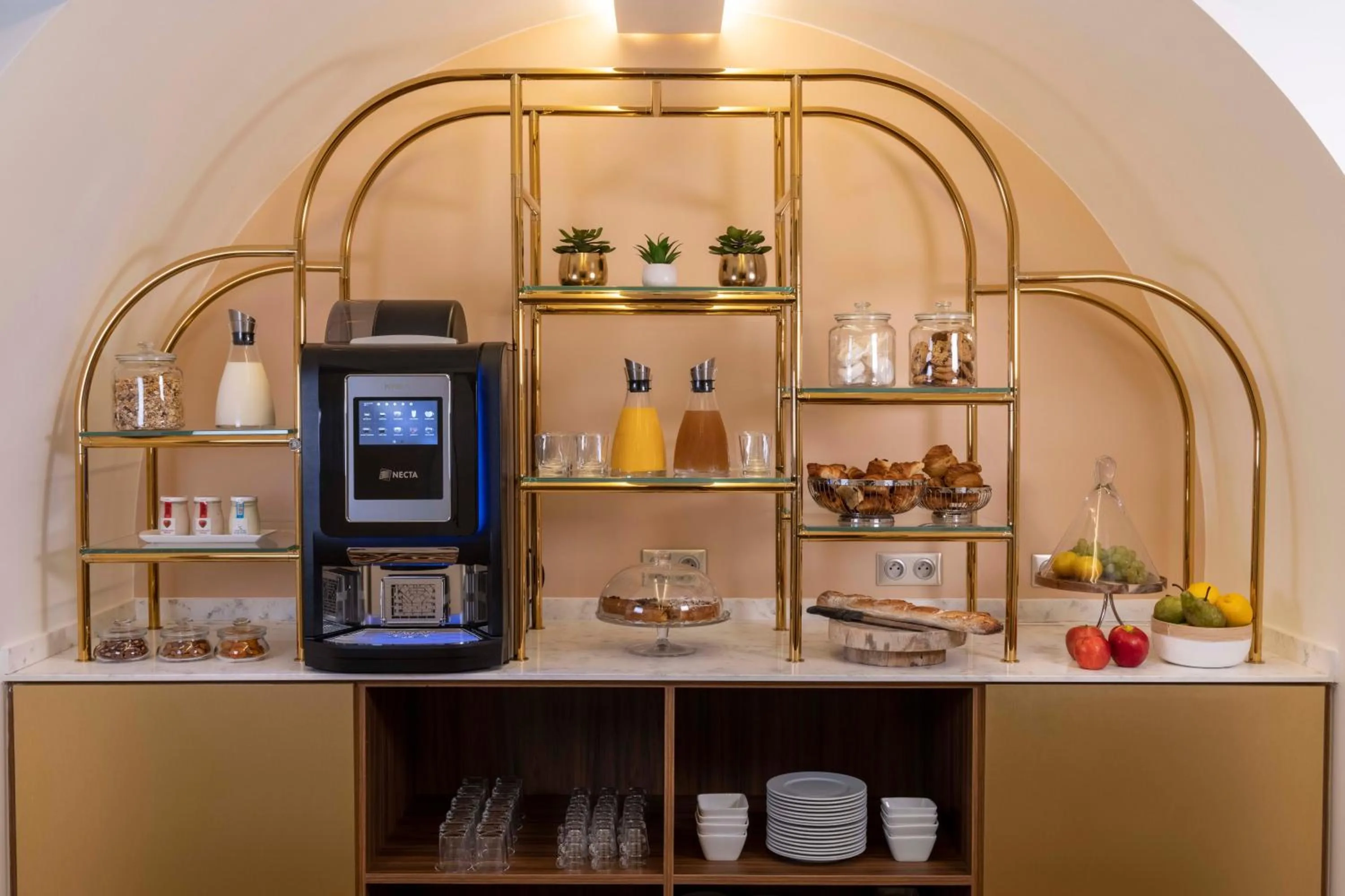 Food and drinks in Hotel Sleeping Belle - Gare de Lyon Bastille