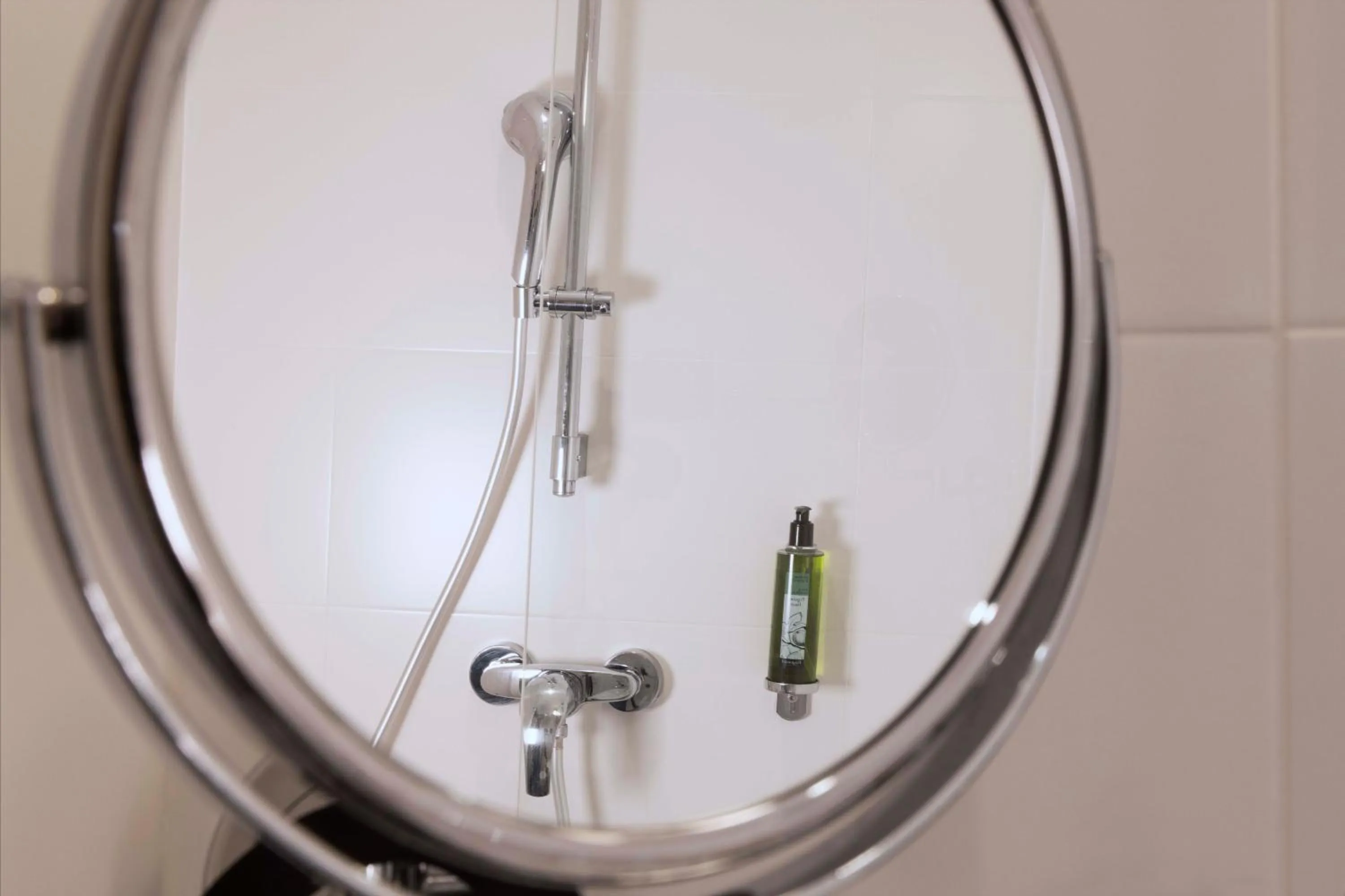 Bathroom in Hotel Sleeping Belle - Gare de Lyon Bastille