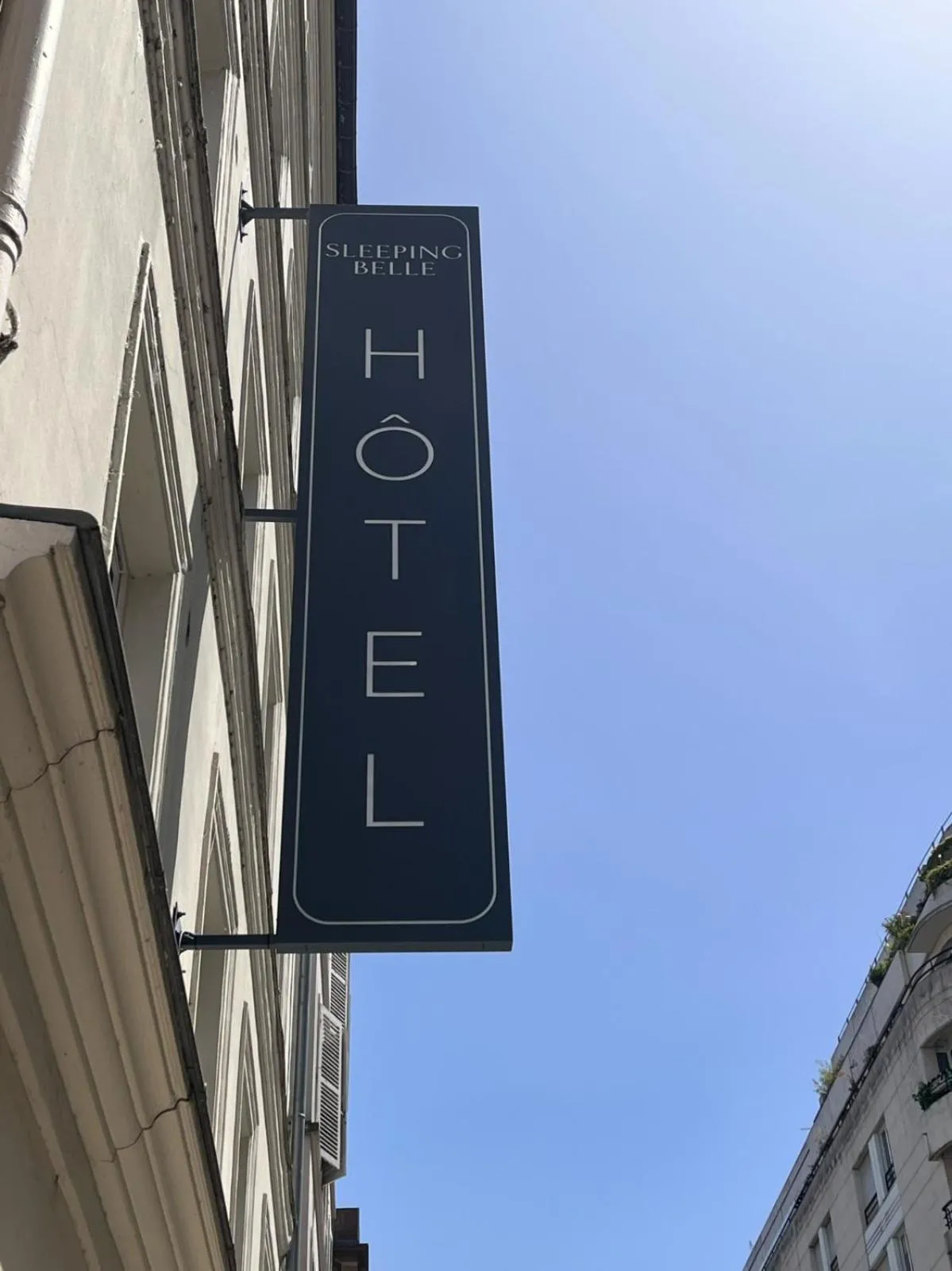 Property logo or sign in Hotel Sleeping Belle - Gare de Lyon Bastille