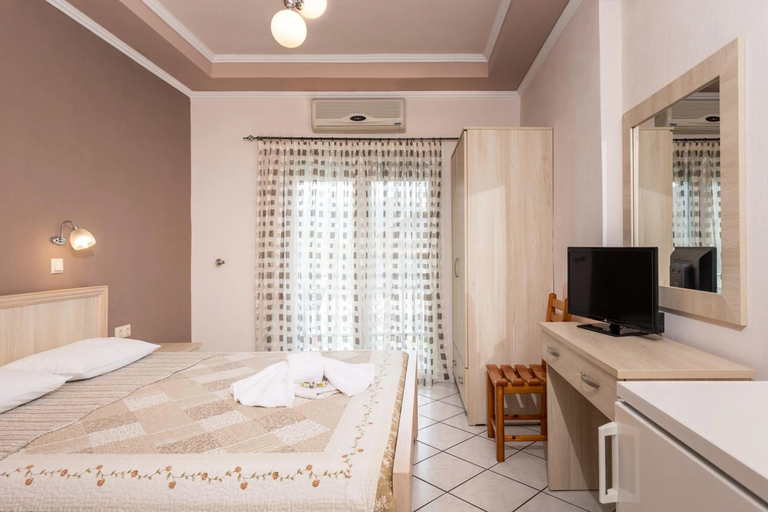 Bed in Katerina Rooms & Apartments