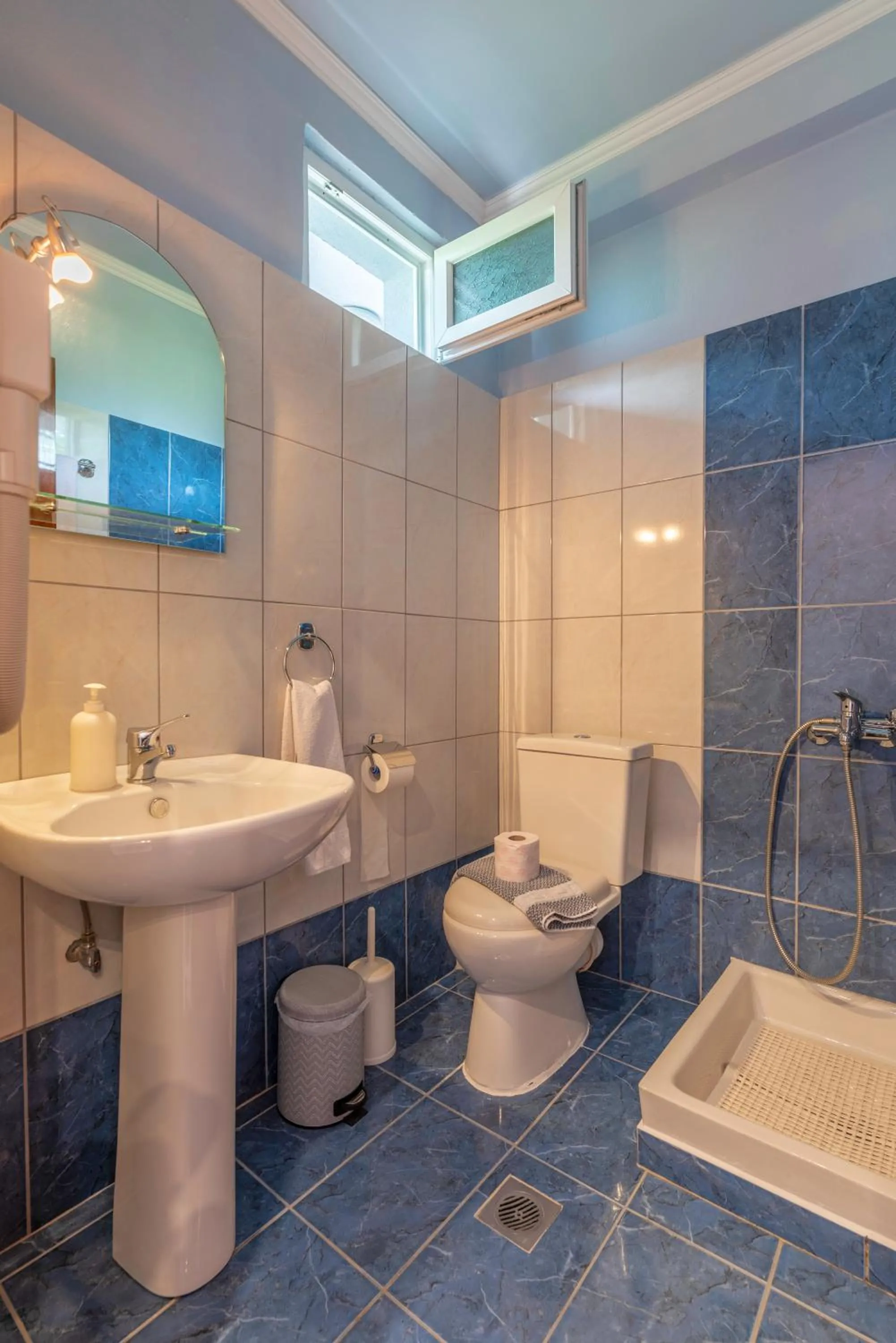 Bathroom in Katerina Rooms & Apartments