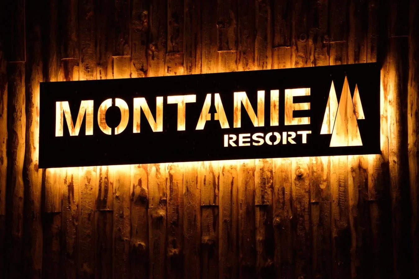 Logo/Certificate/Sign in Montanie Resort