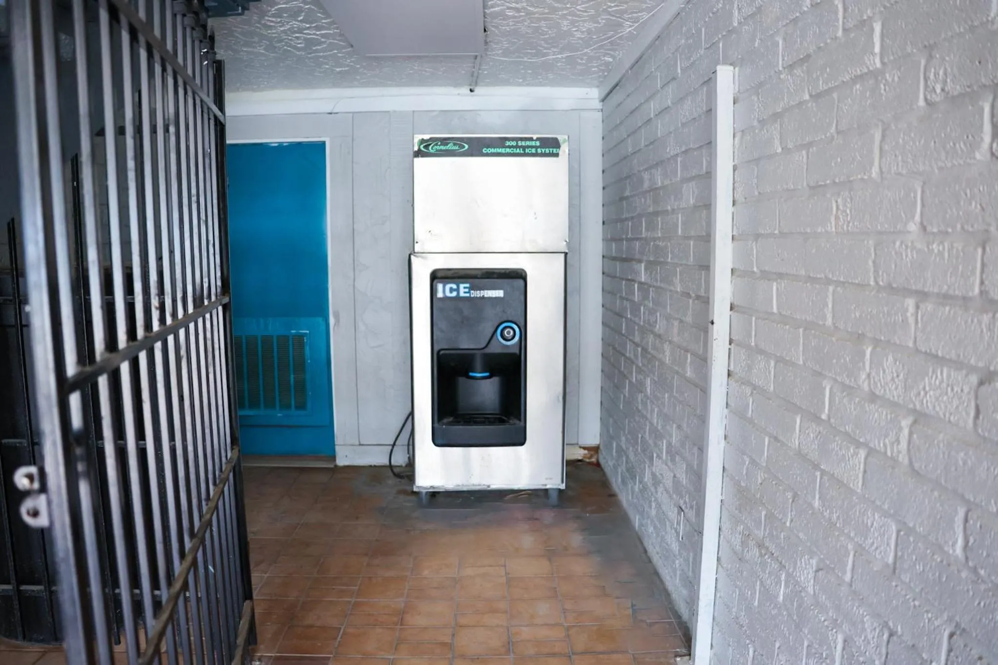 vending machine in Rittiman Inn and Suites