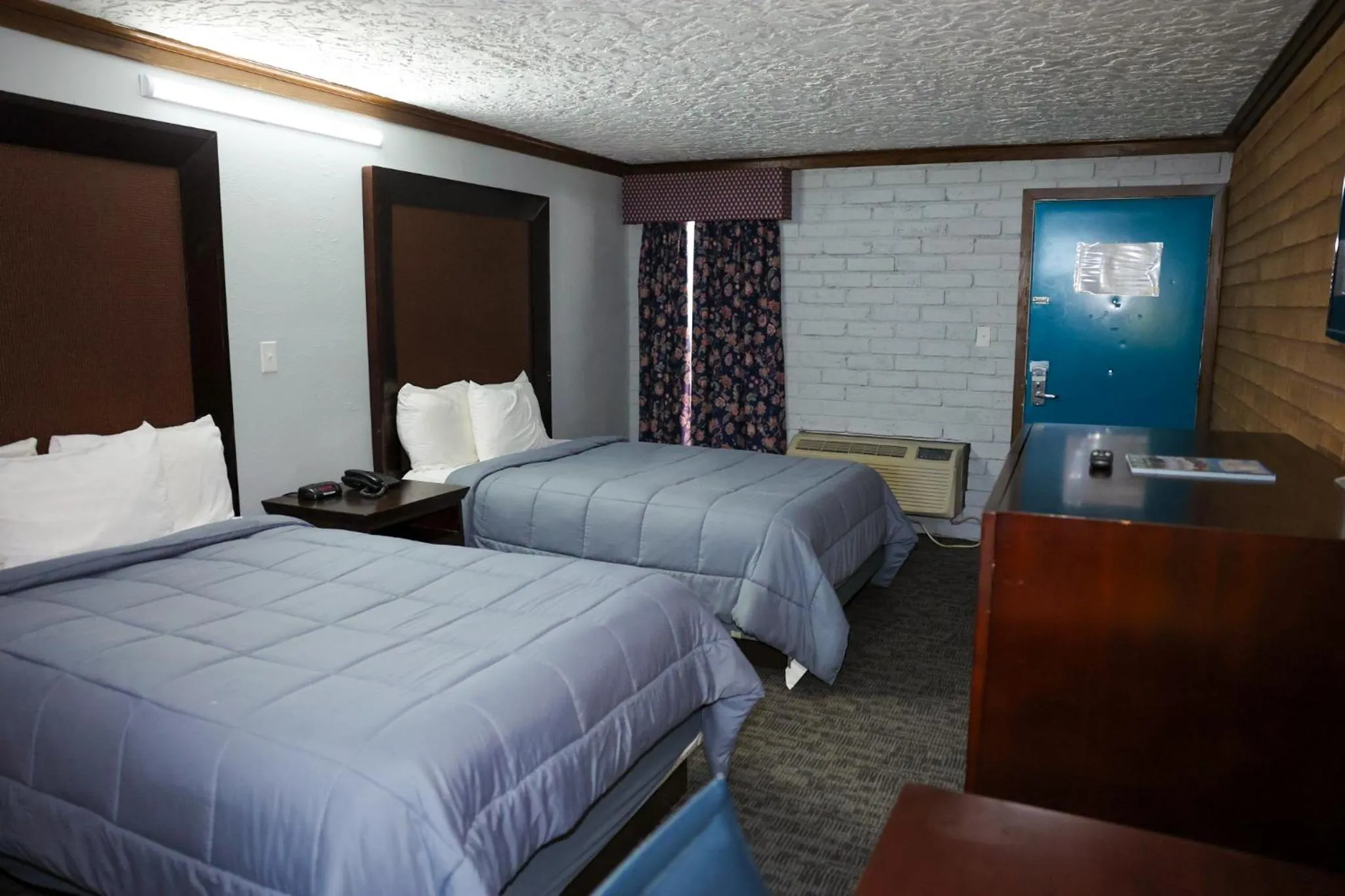 Bed in Rittiman Inn and Suites
