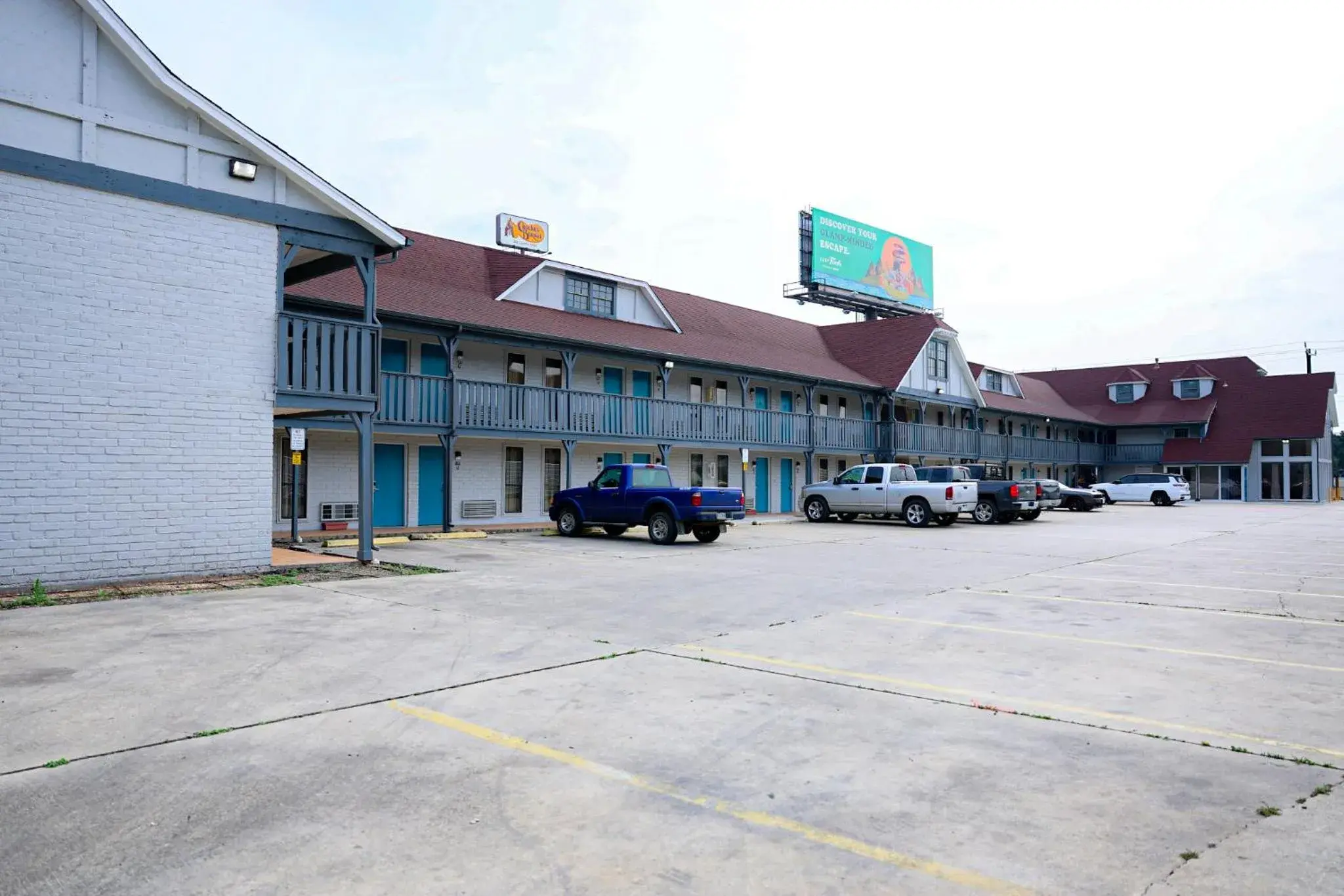 Property building in Rittiman Inn and Suites Property building in Rittiman Inn and Suites