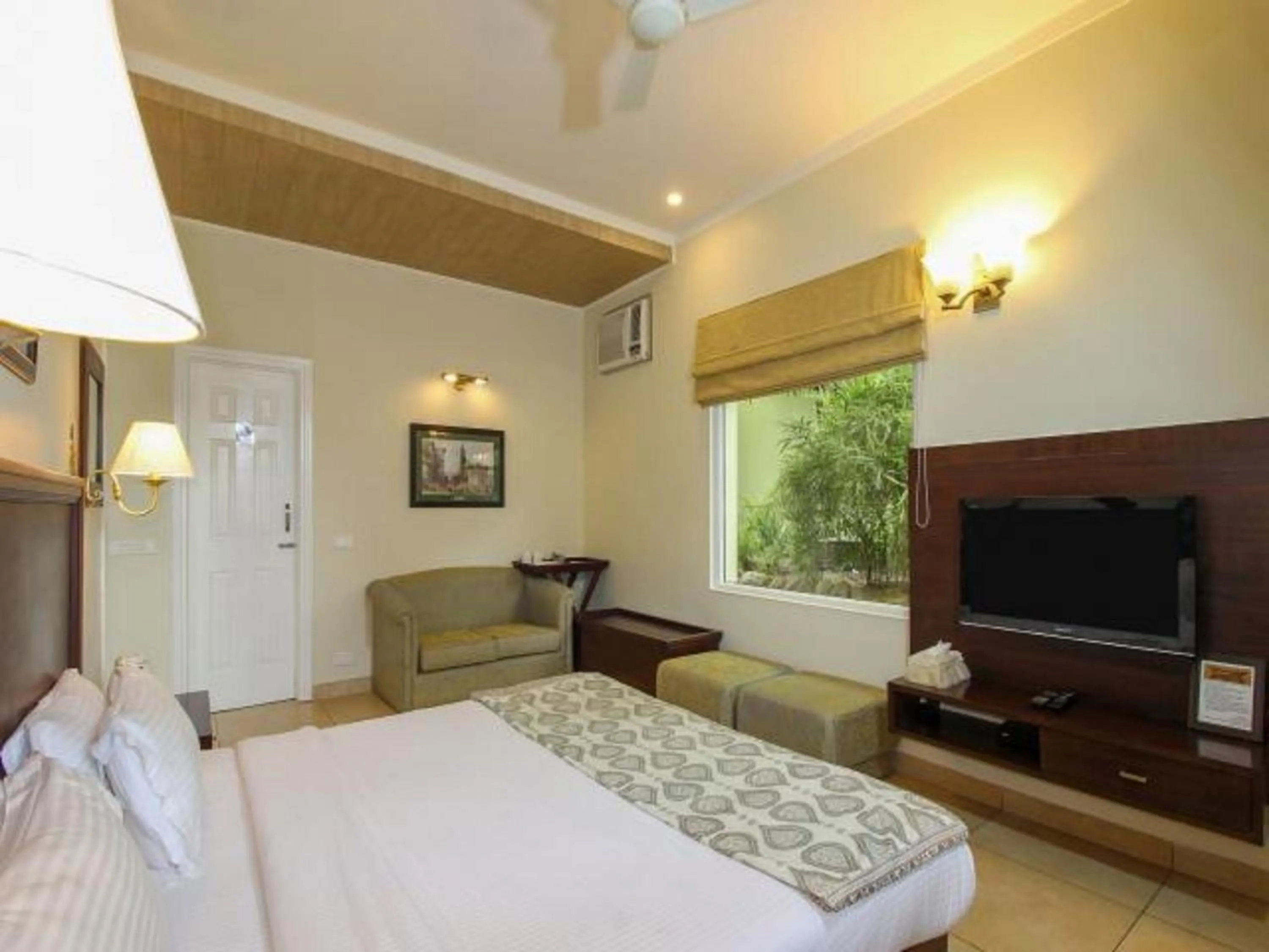 Bedroom, Bed in Lamrin Norwood Green Palampur, Himachal Pradesh