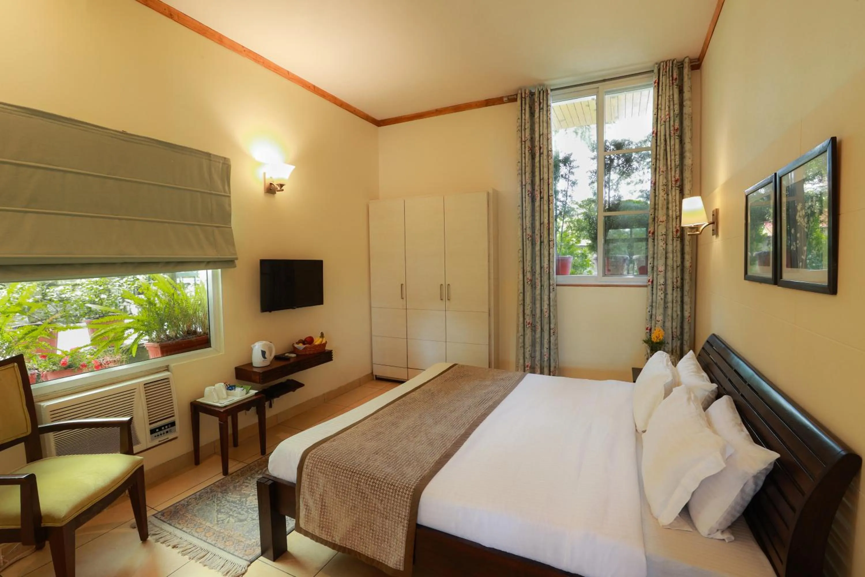 Bedroom, Bed in Lamrin Norwood Green Palampur, Himachal Pradesh