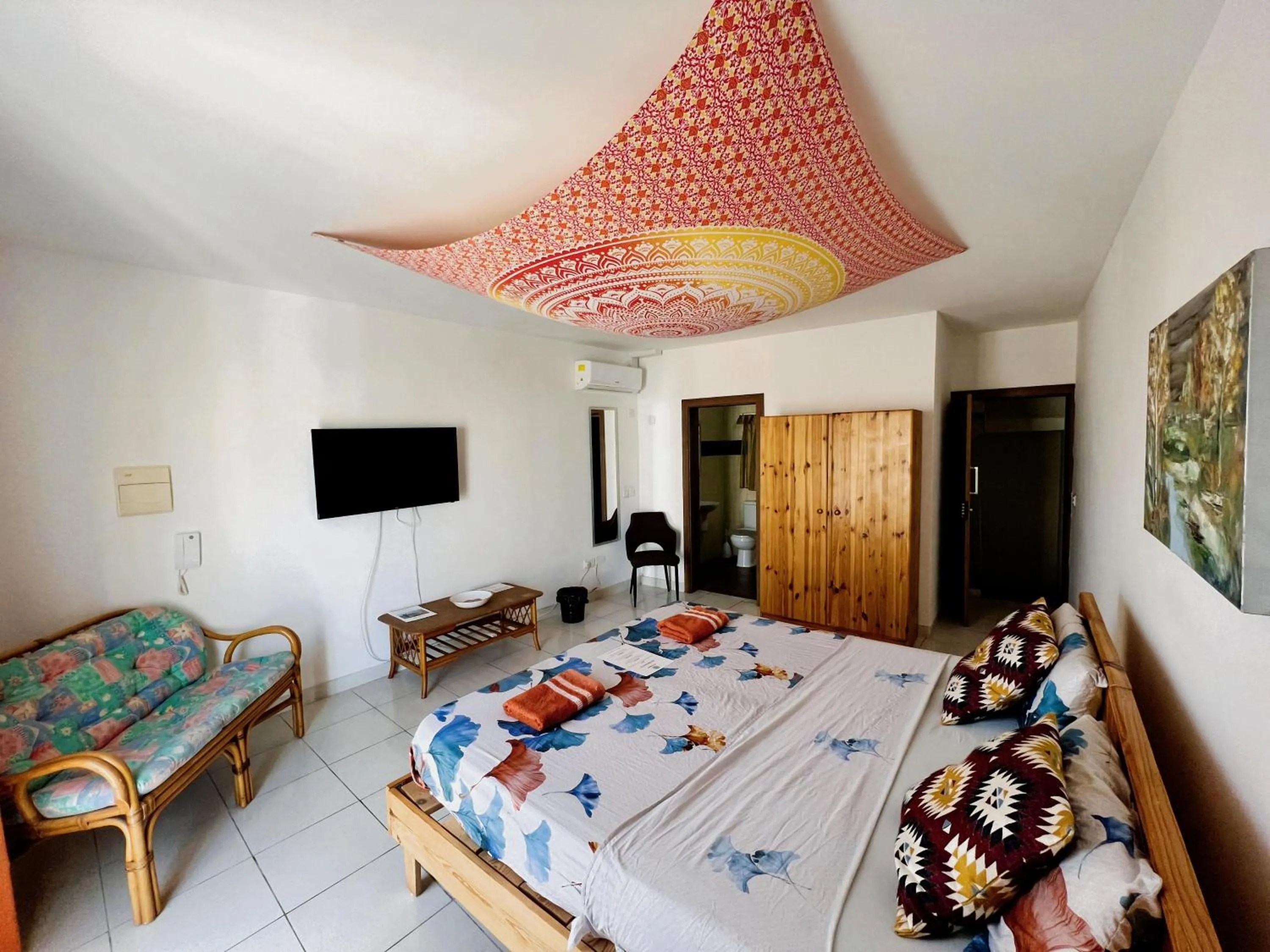 Bedroom, Bed in All Nations Holiday Home