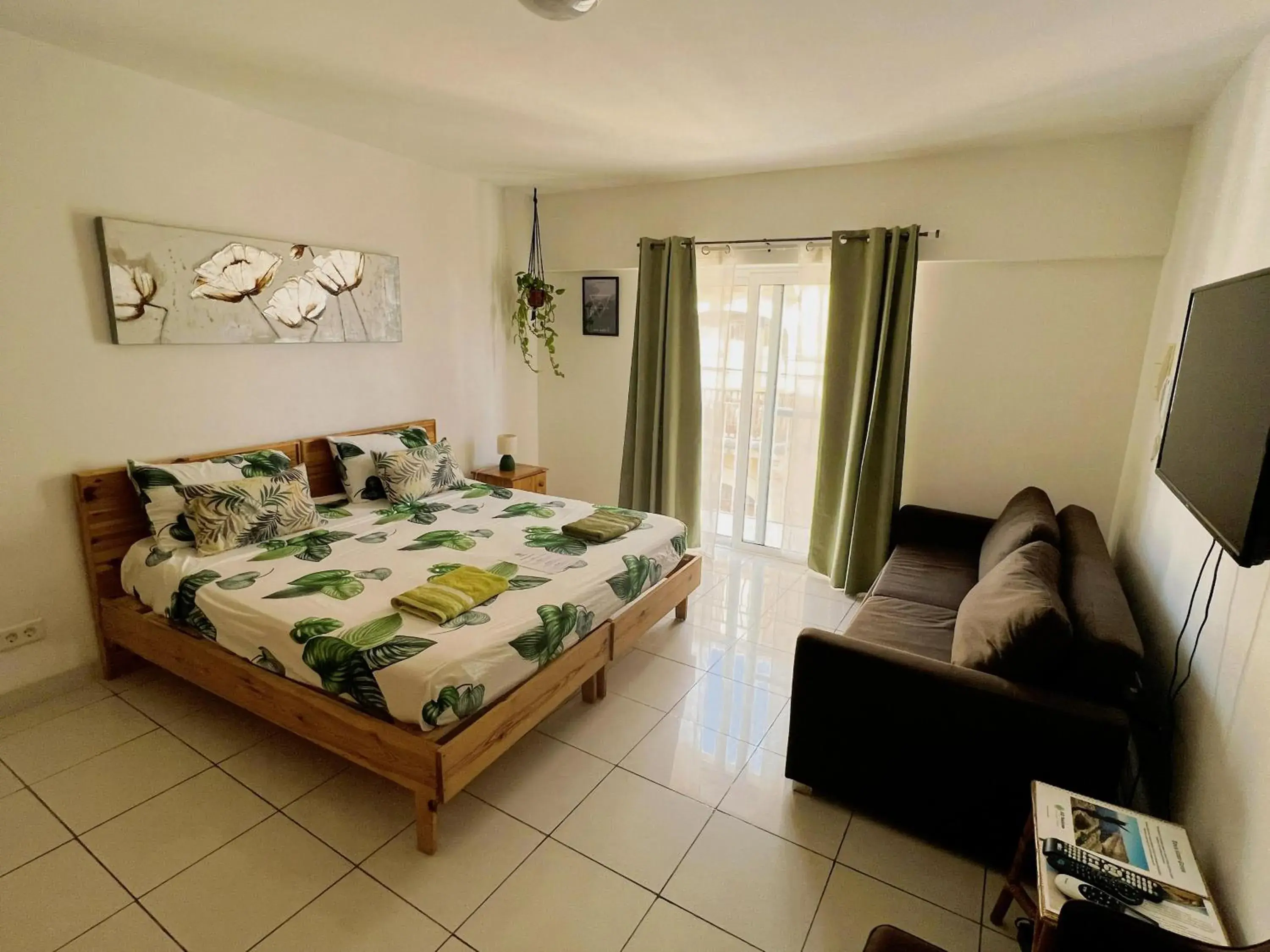 Family Room with Balcony in All Nations Holiday Home Family Room with Balcony in All Nations Holiday Home