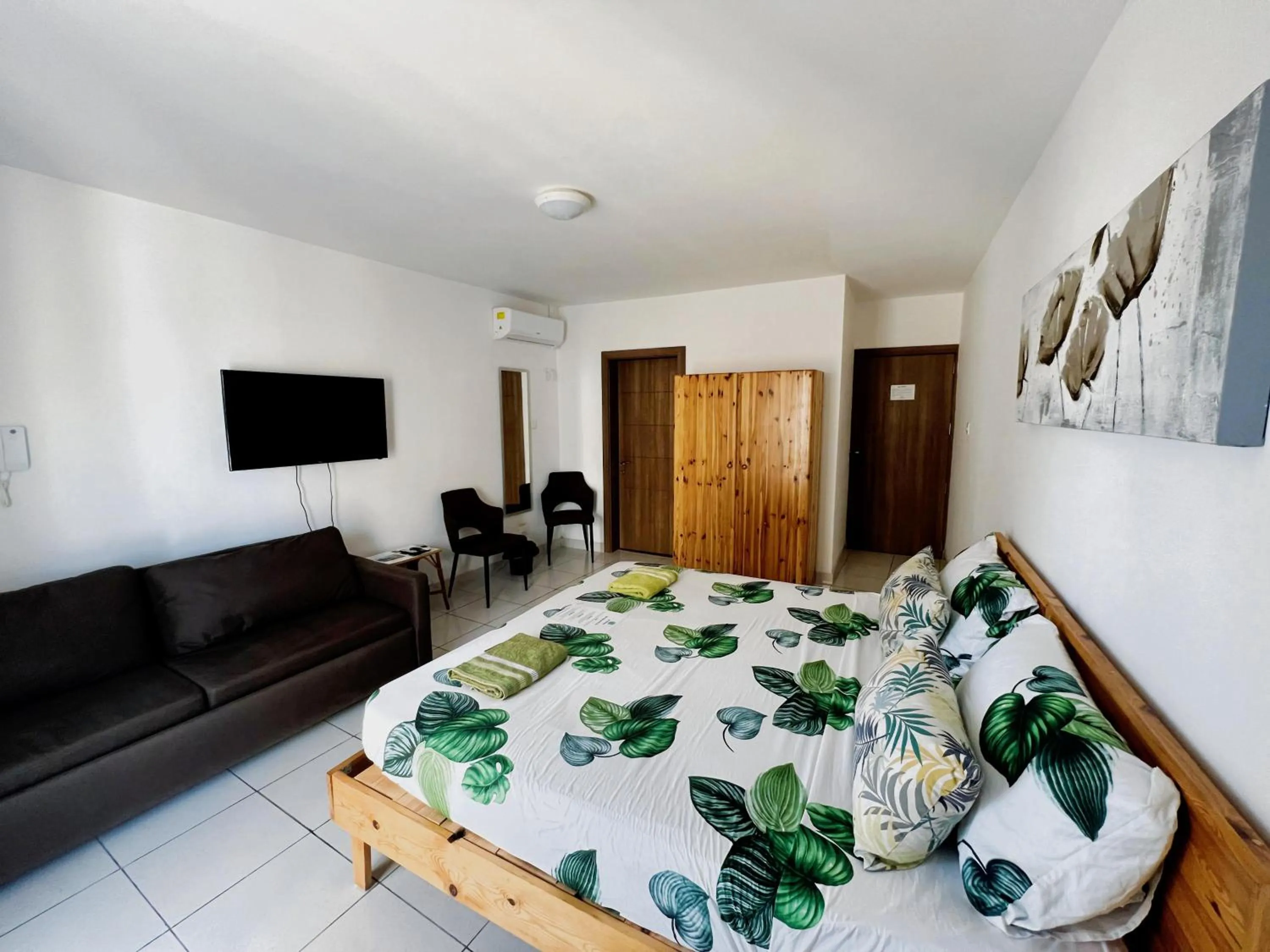 Bedroom, Bed in All Nations Holiday Home