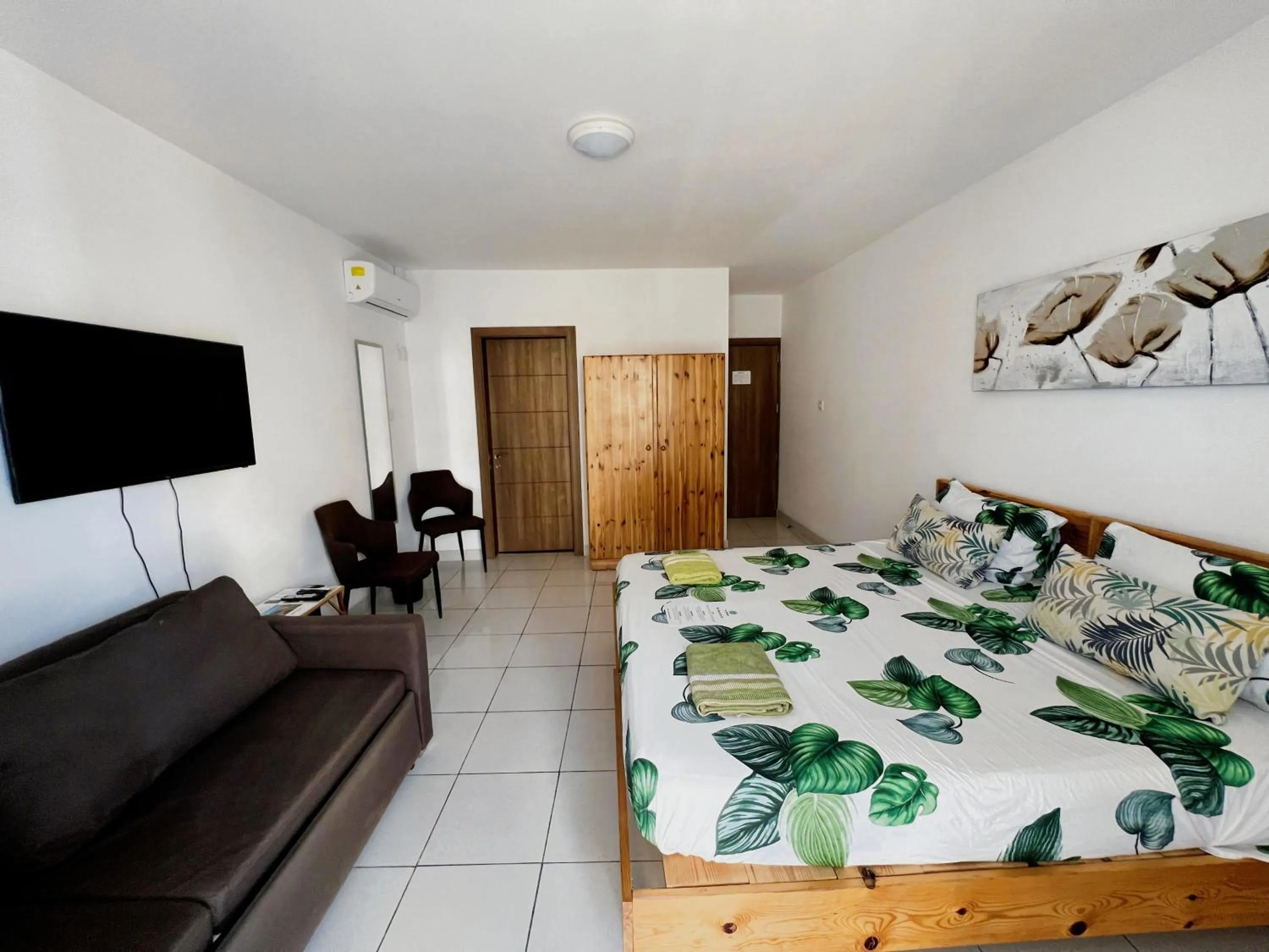 Bedroom, Bed in All Nations Holiday Home