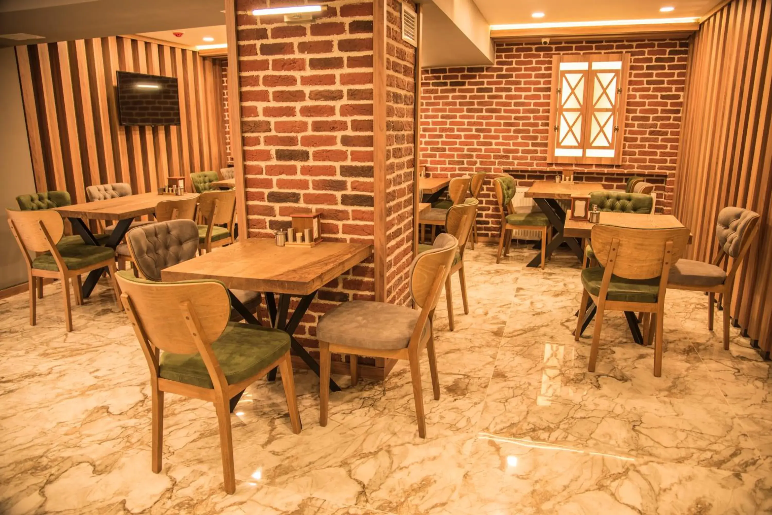 Restaurant/places to eat in Elif Inan Hotel Restaurant/places to eat in Elif Inan Hotel
