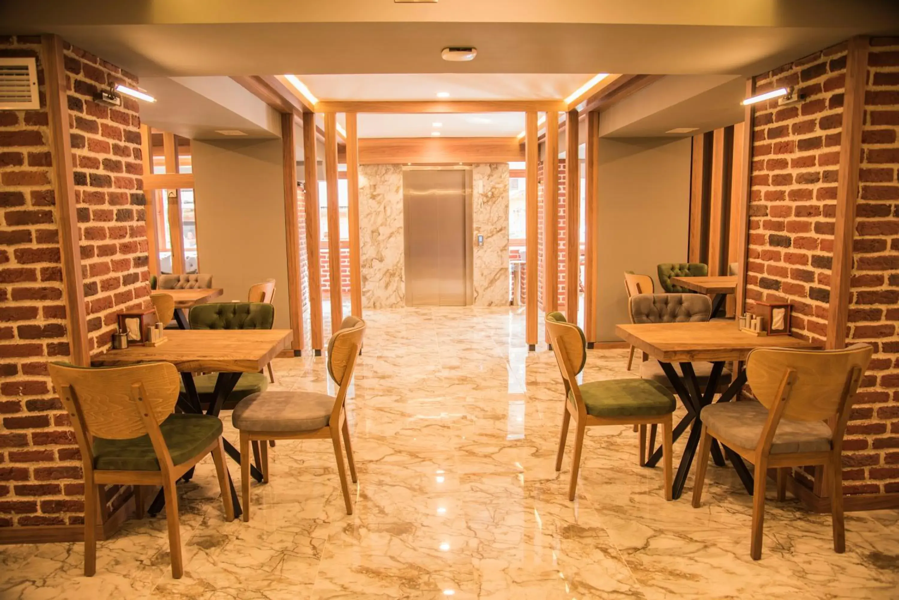 Restaurant/places to eat in Elif Inan Hotel Restaurant/places to eat in Elif Inan Hotel