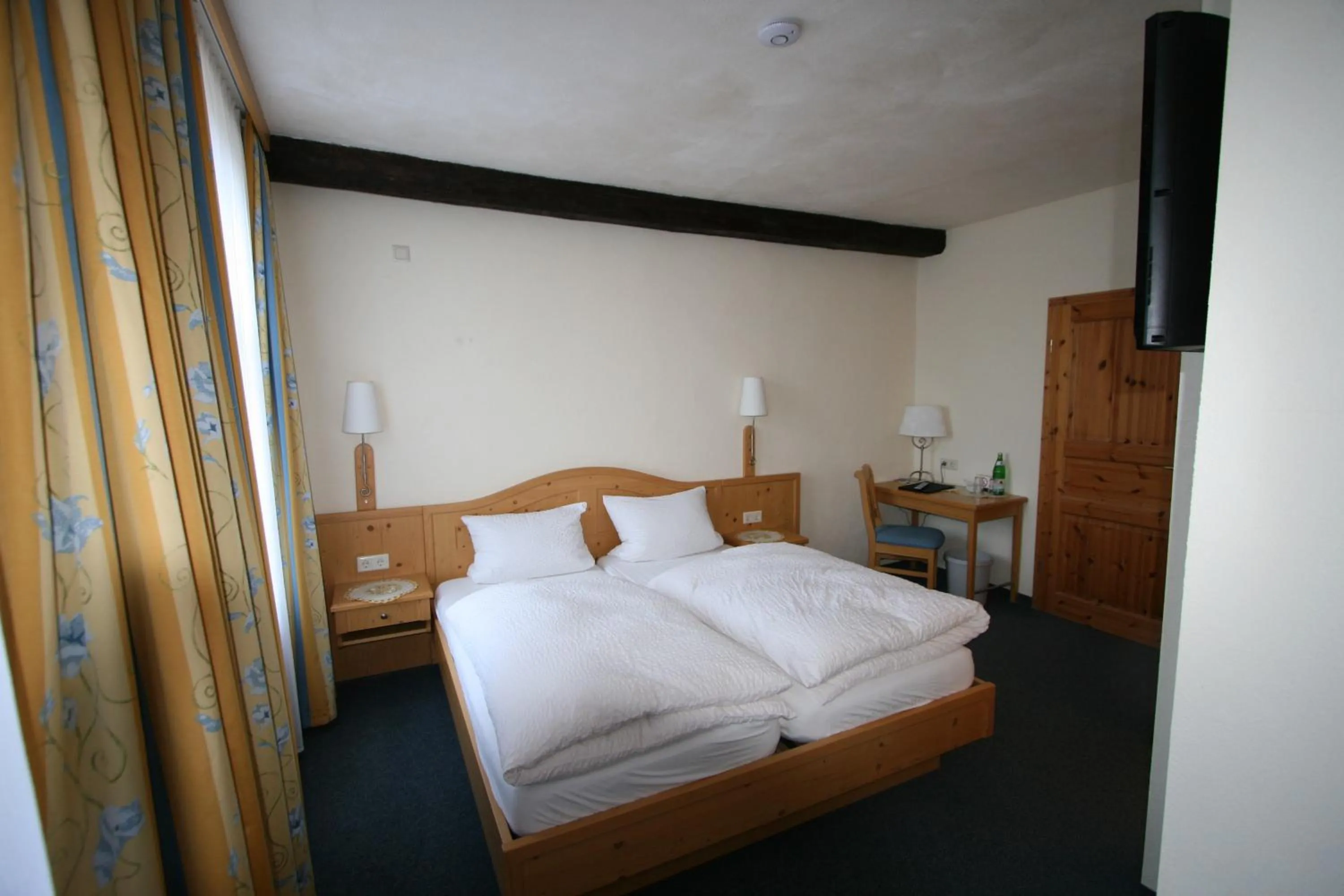 Photo of the whole room, Bed in Hotel Garni Lindenmühle