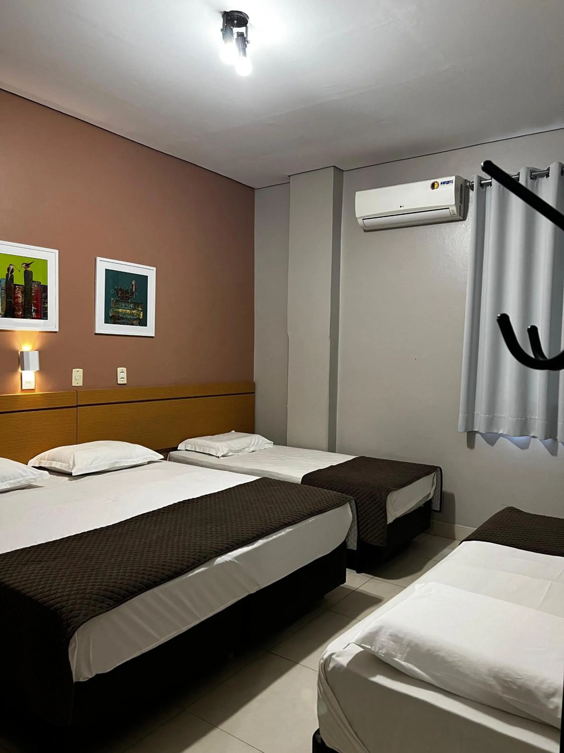 Property building, Bed in Hotel Astória Maringá
