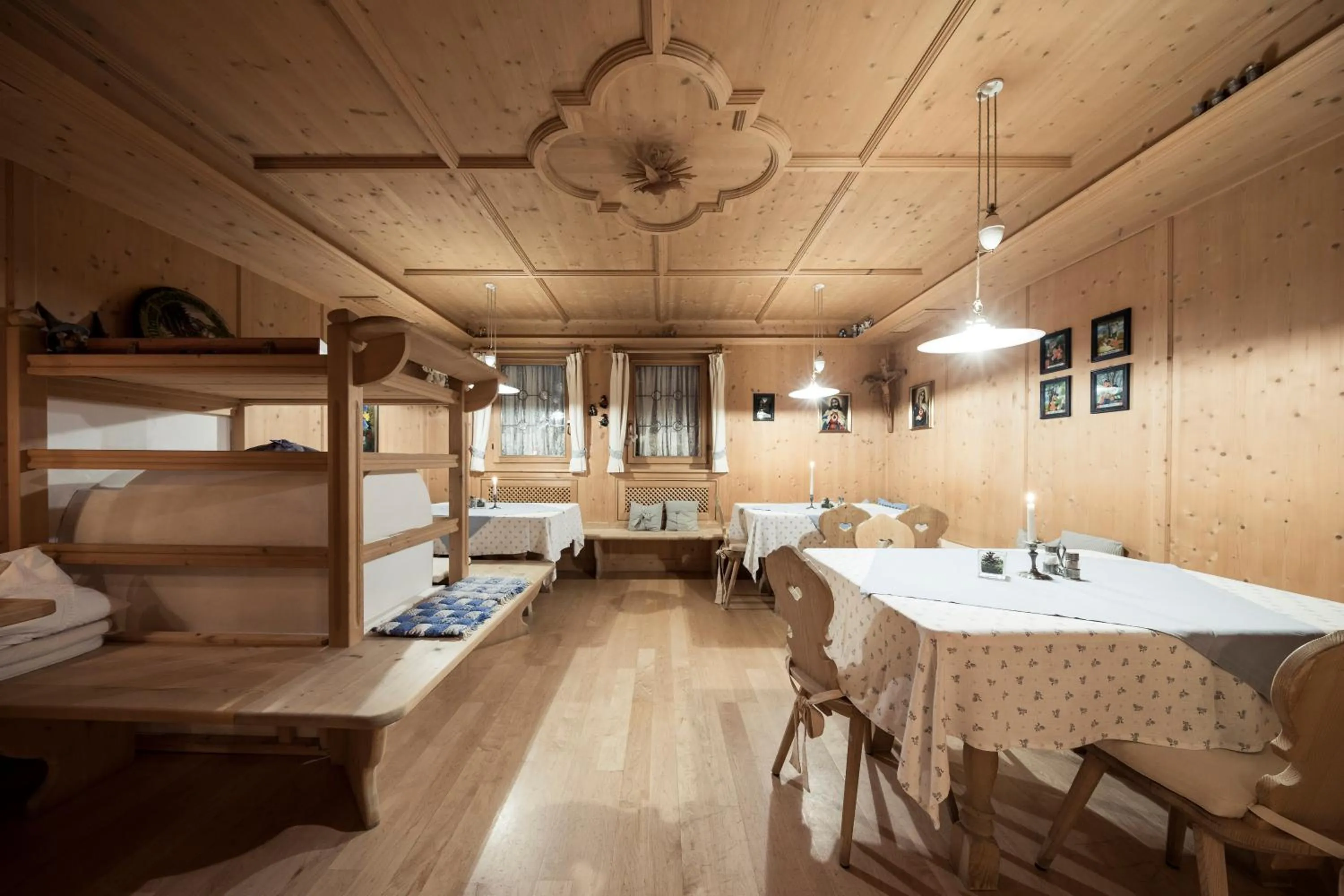 Restaurant/places to eat, Bed in Hotel Alpenhof