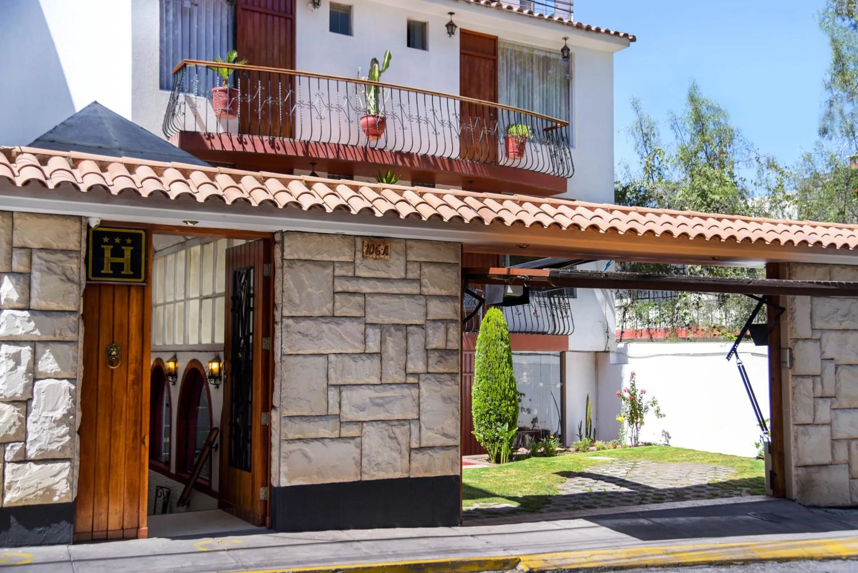 Property building in Hotel Benavides