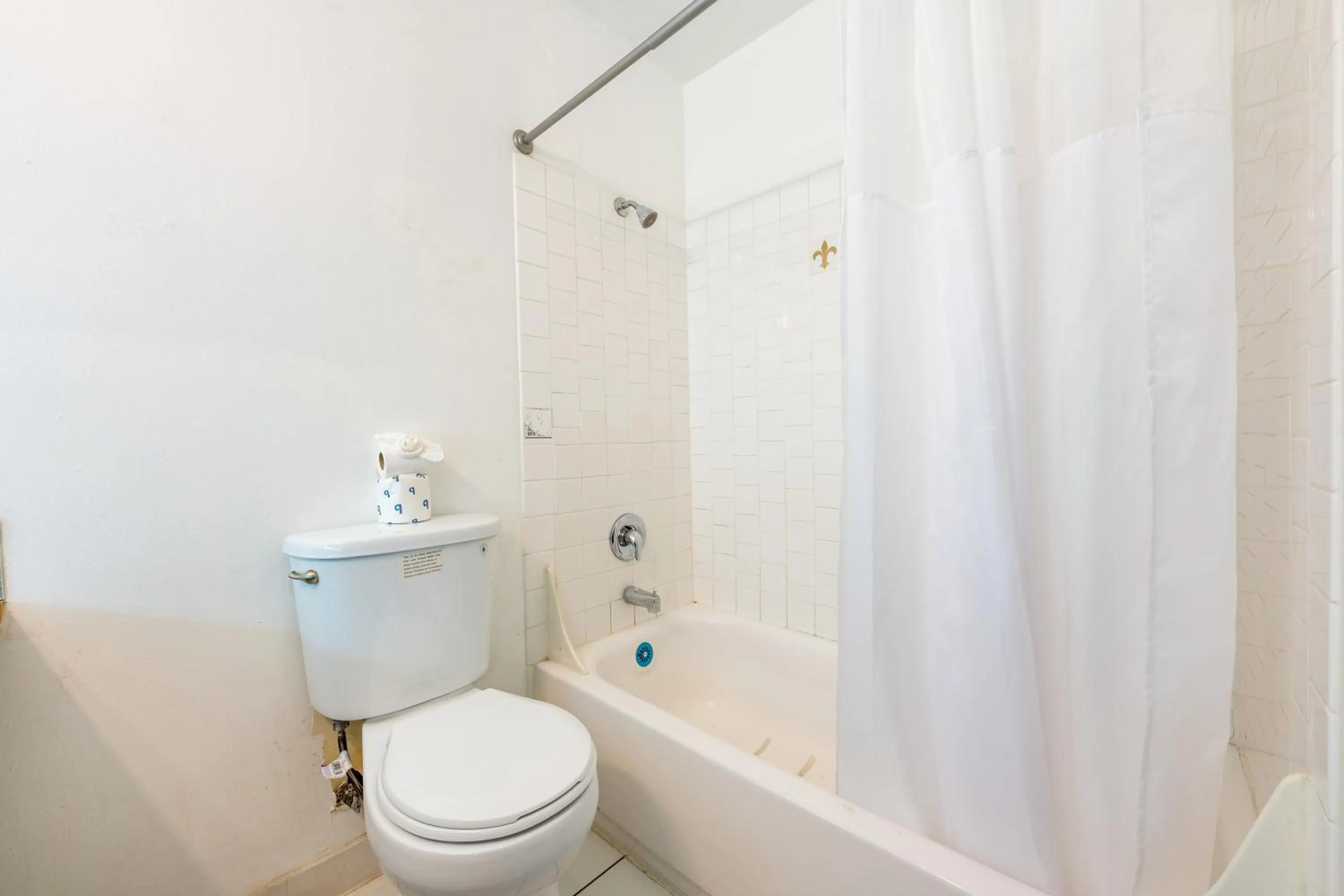 Bathroom in Best Value Inn by OYO Portland OR South East