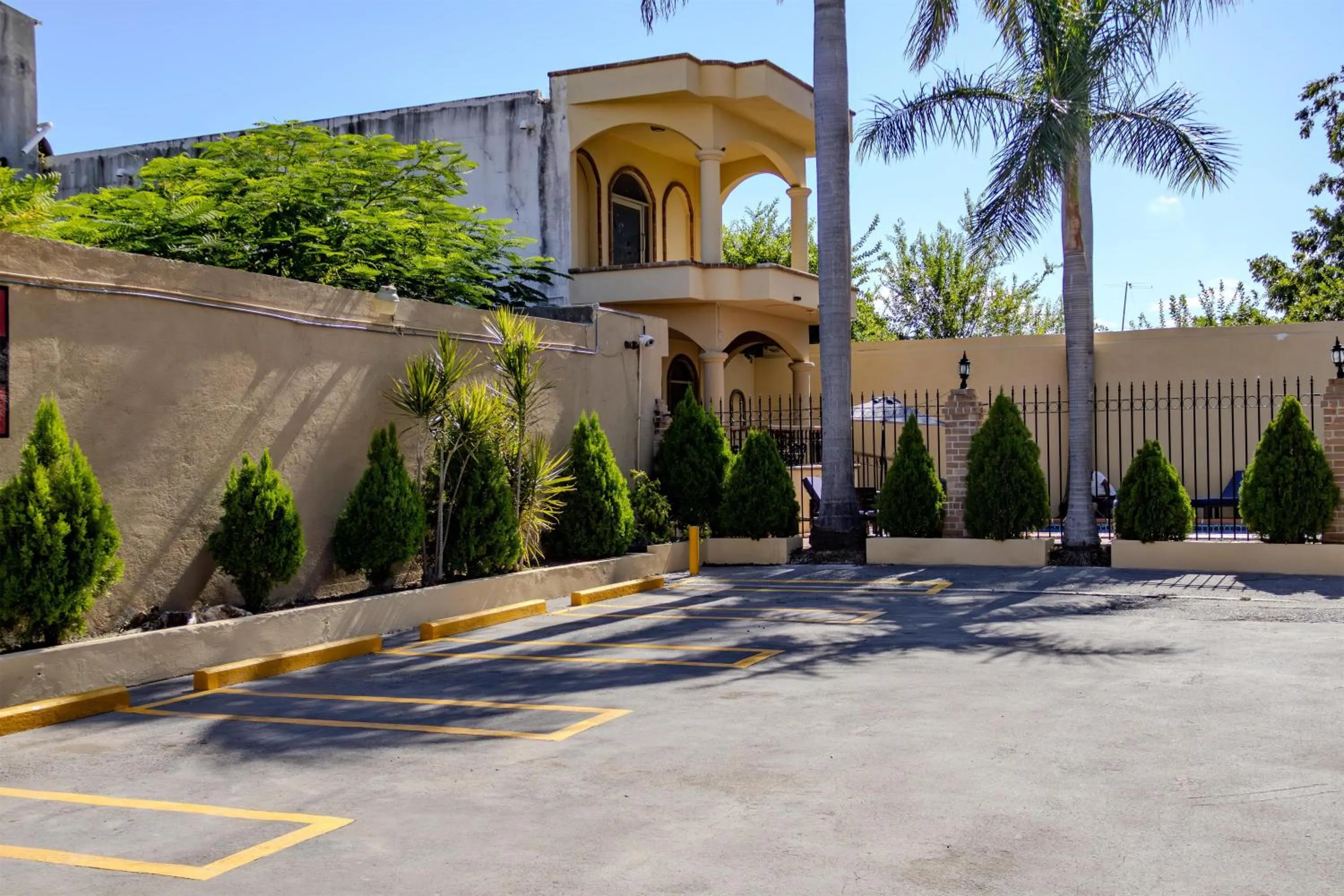 Property building in Best Western Hotel Plaza Matamoros