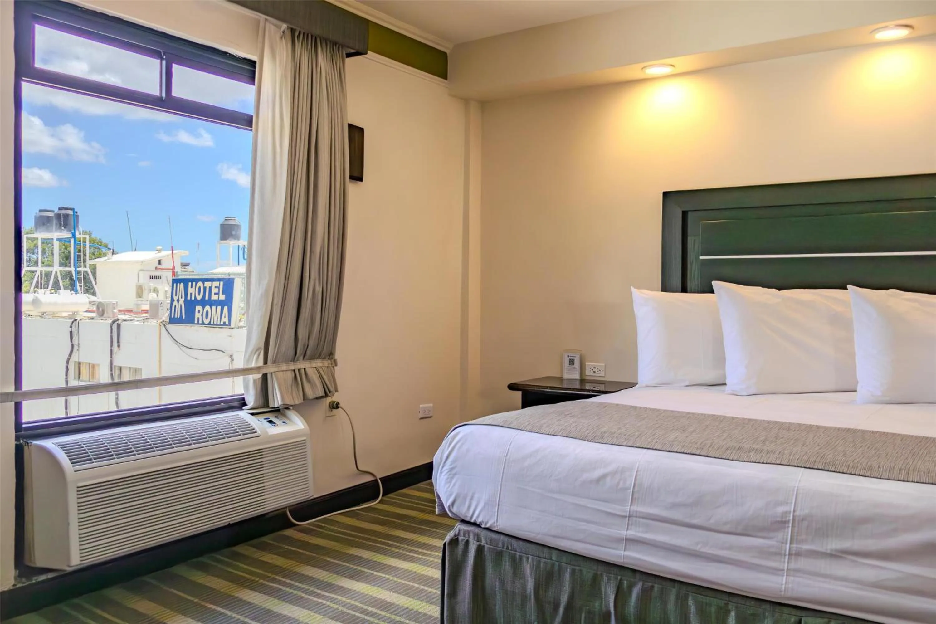 Bedroom, Bed in Best Western Hotel Plaza Matamoros