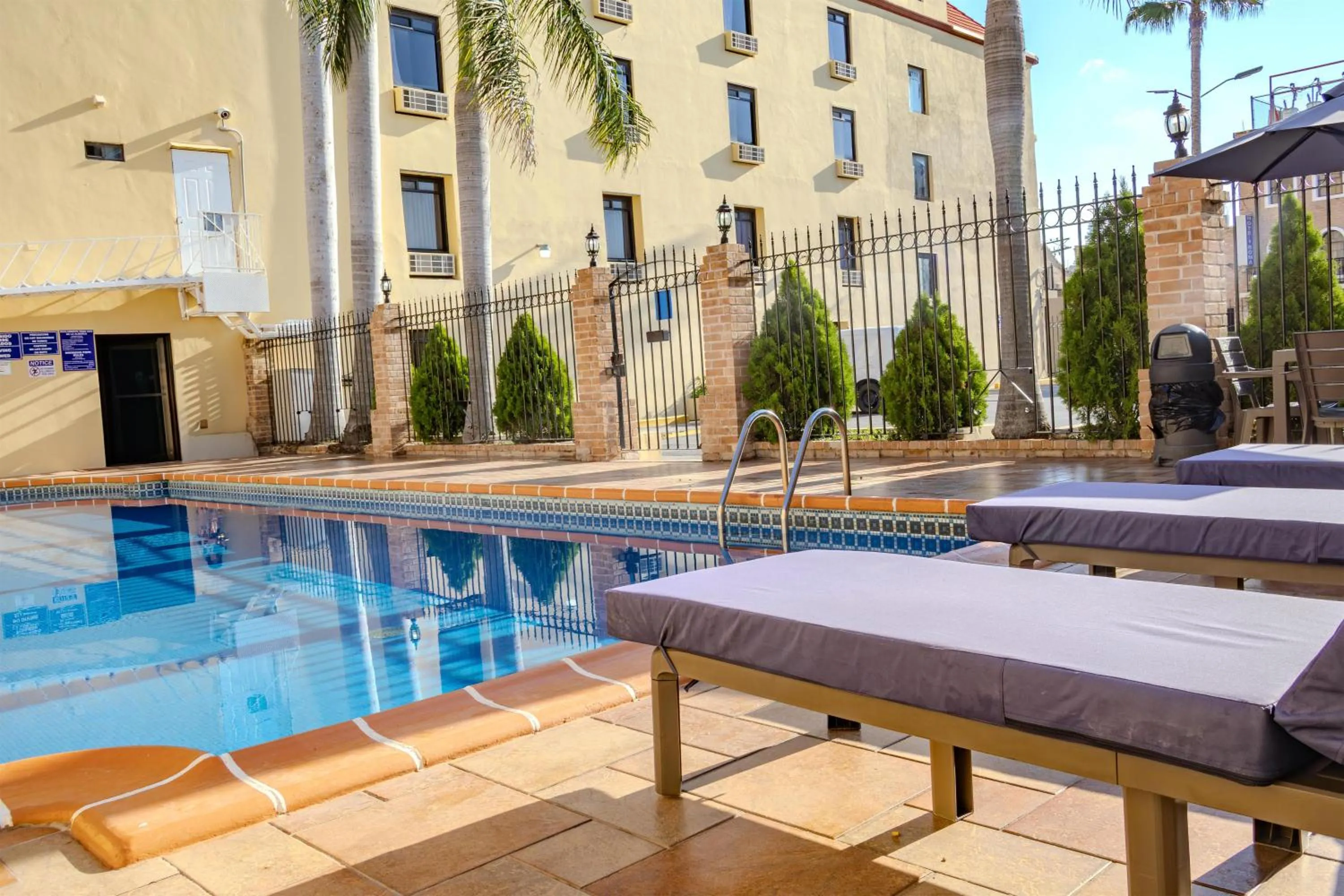 Pool view in Best Western Hotel Plaza Matamoros