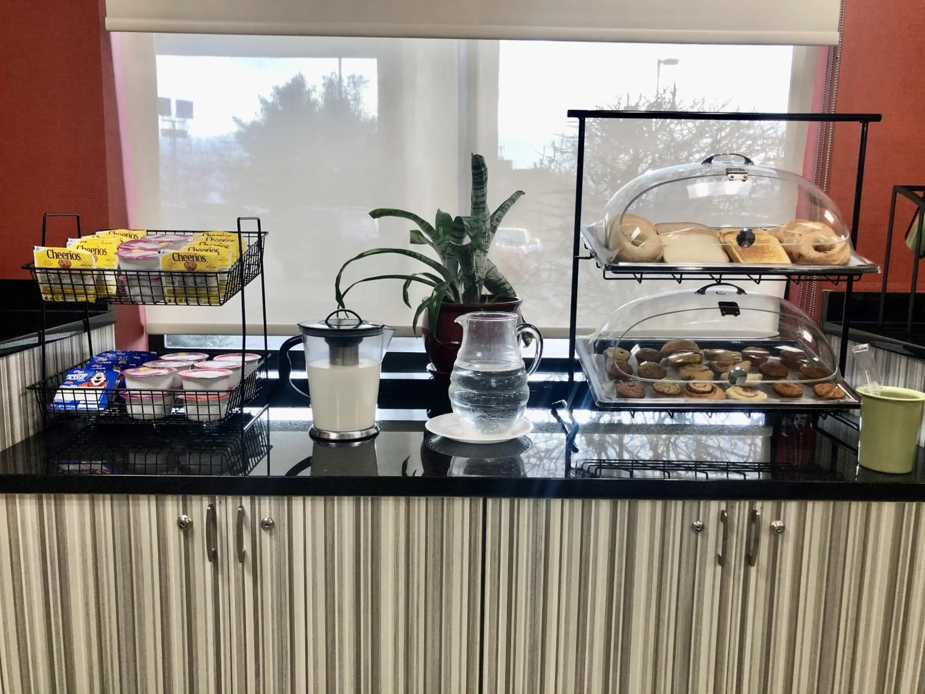 Food and drinks in Ramada Limited - Mount Sterling Food and drinks in Ramada Limited - Mount Sterling