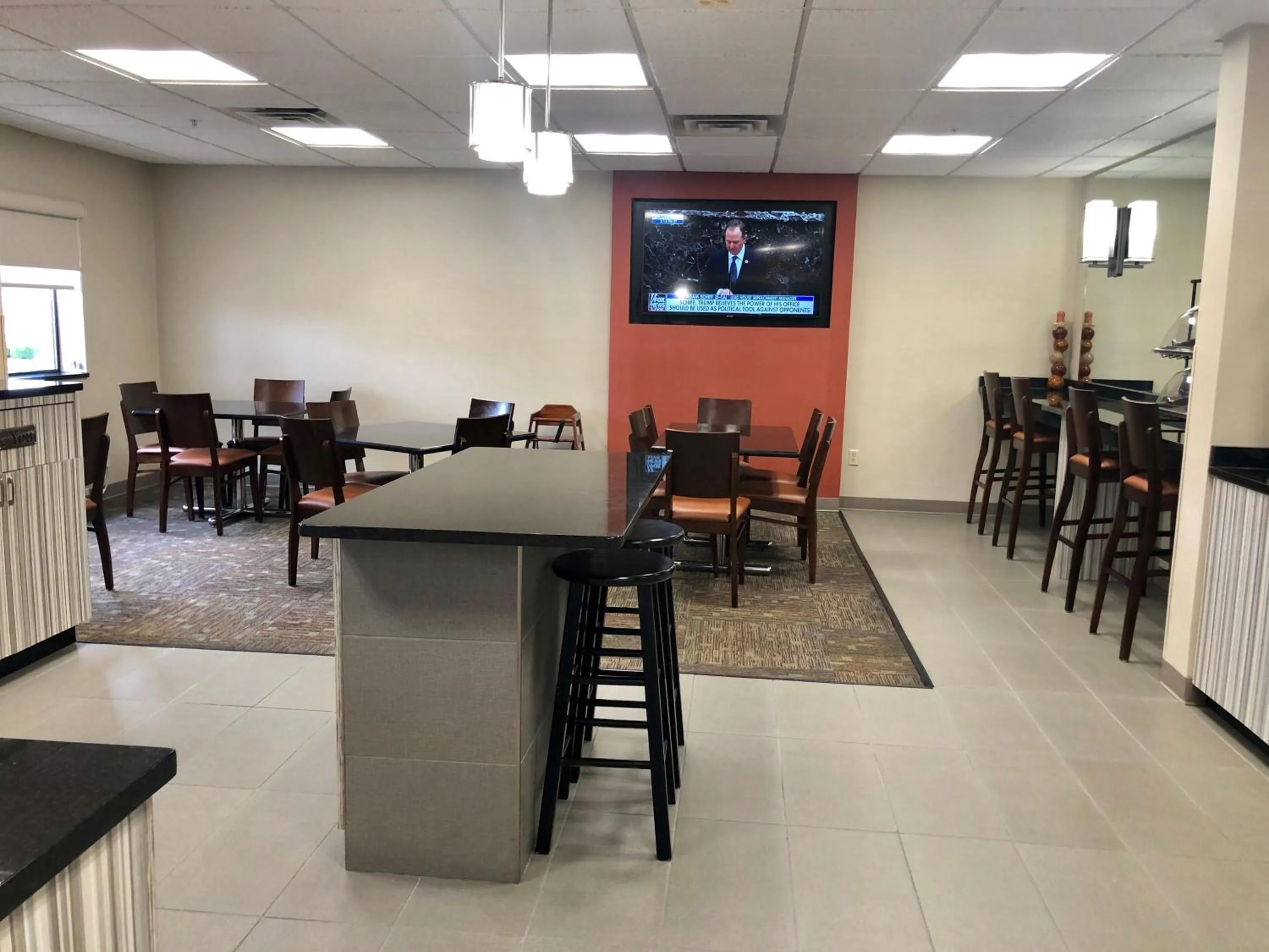 Communal kitchen in Ramada Limited - Mount Sterling