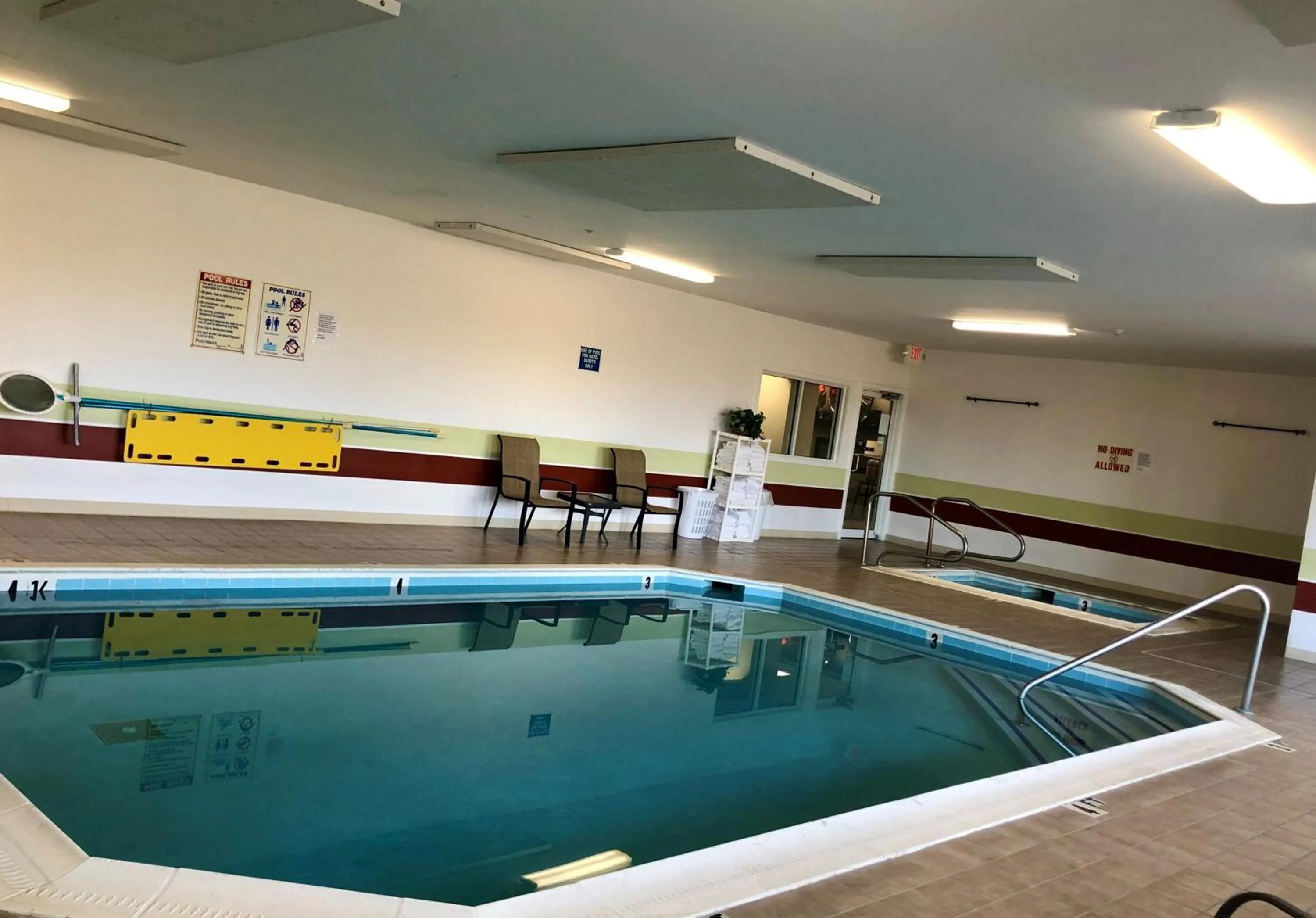Swimming pool in Ramada Limited - Mount Sterling