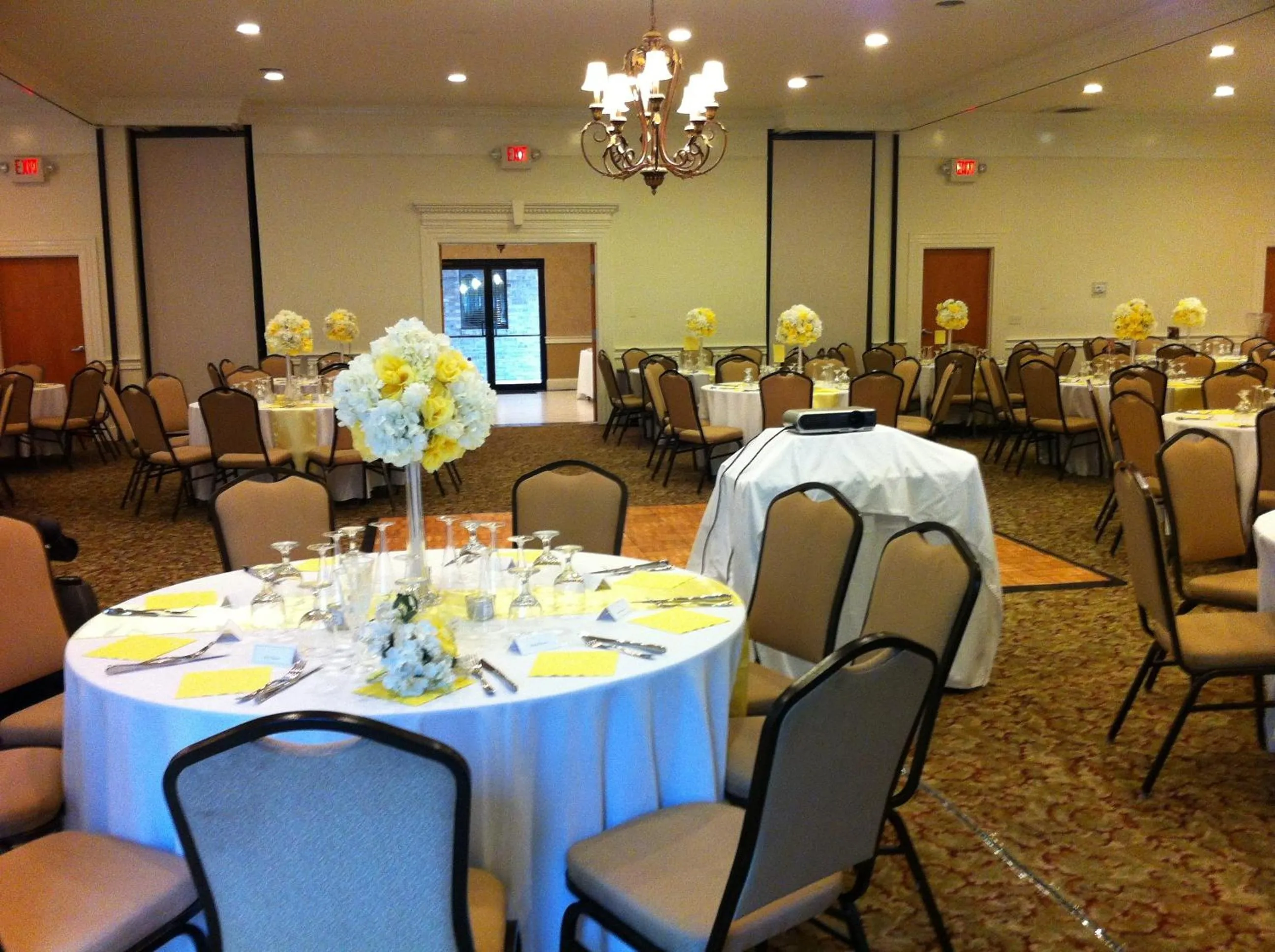 Business facilities in Ramada Limited - Mount Sterling