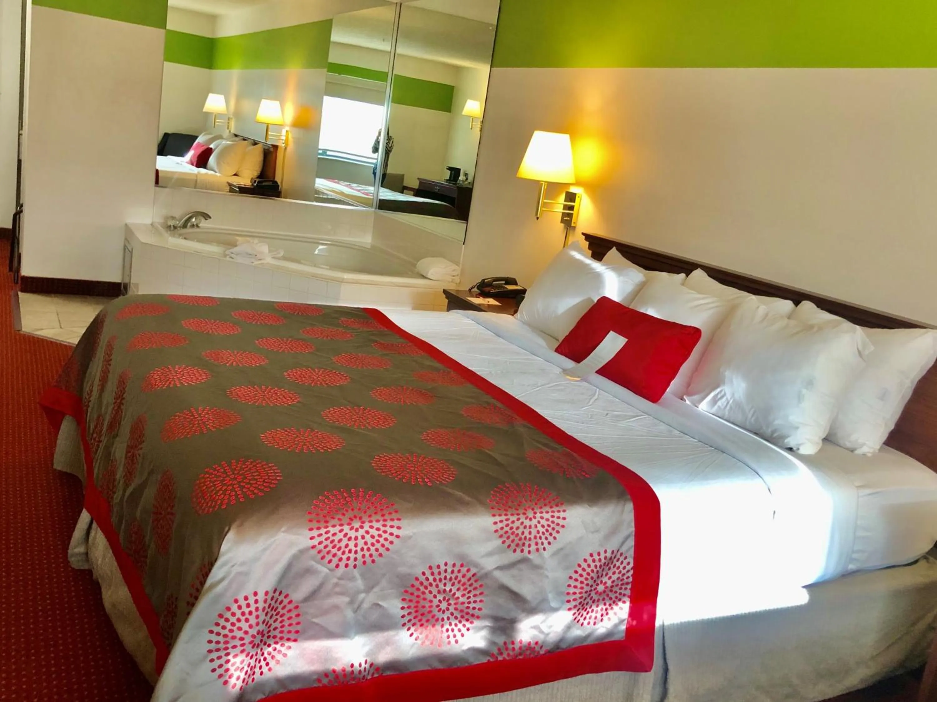 Bedroom, Bed in Ramada Limited - Mount Sterling