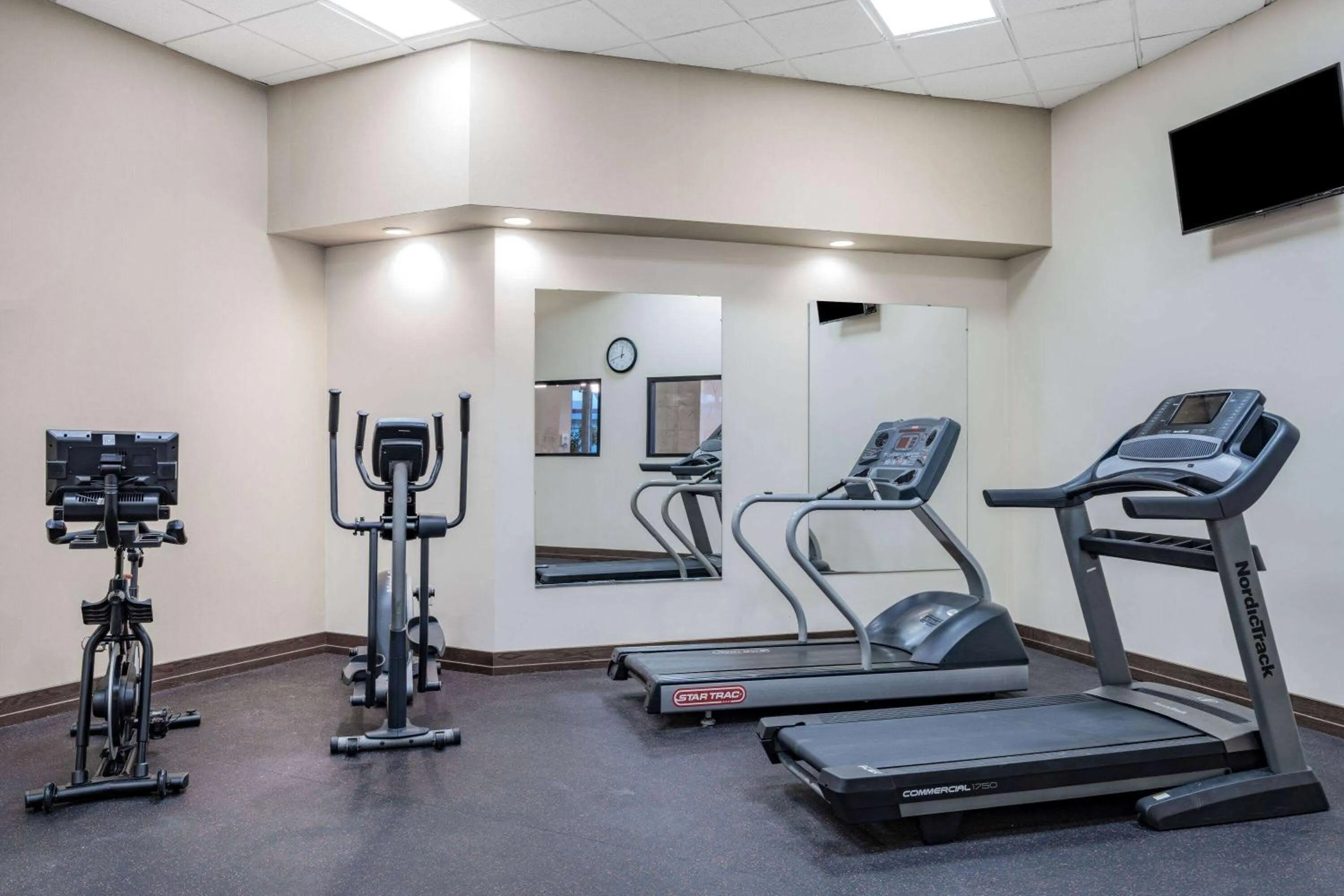 Fitness centre/facilities in Howard Johnson by Wyndham Lima
