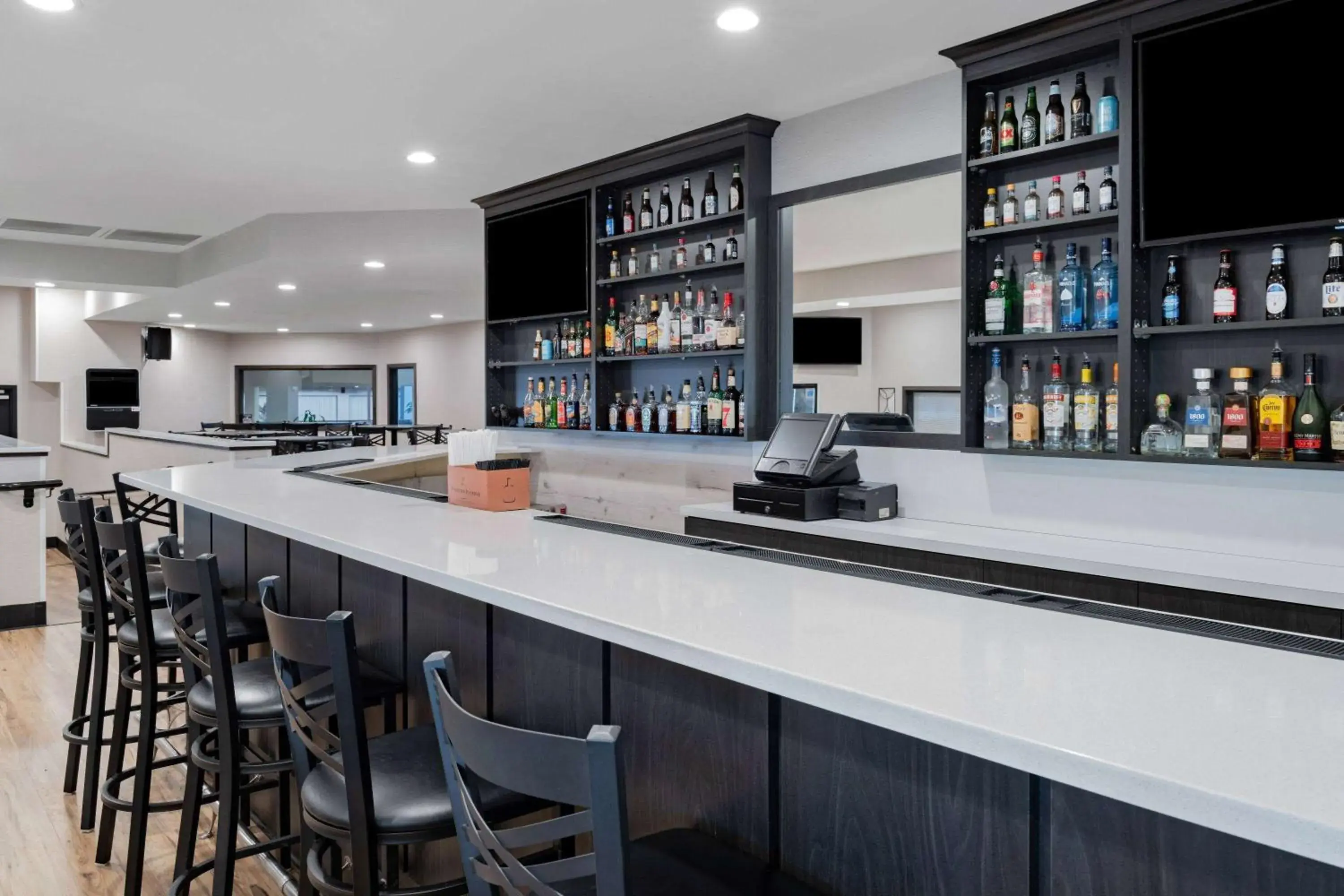 Lounge or bar in Howard Johnson by Wyndham Lima Lounge or bar in Howard Johnson by Wyndham Lima