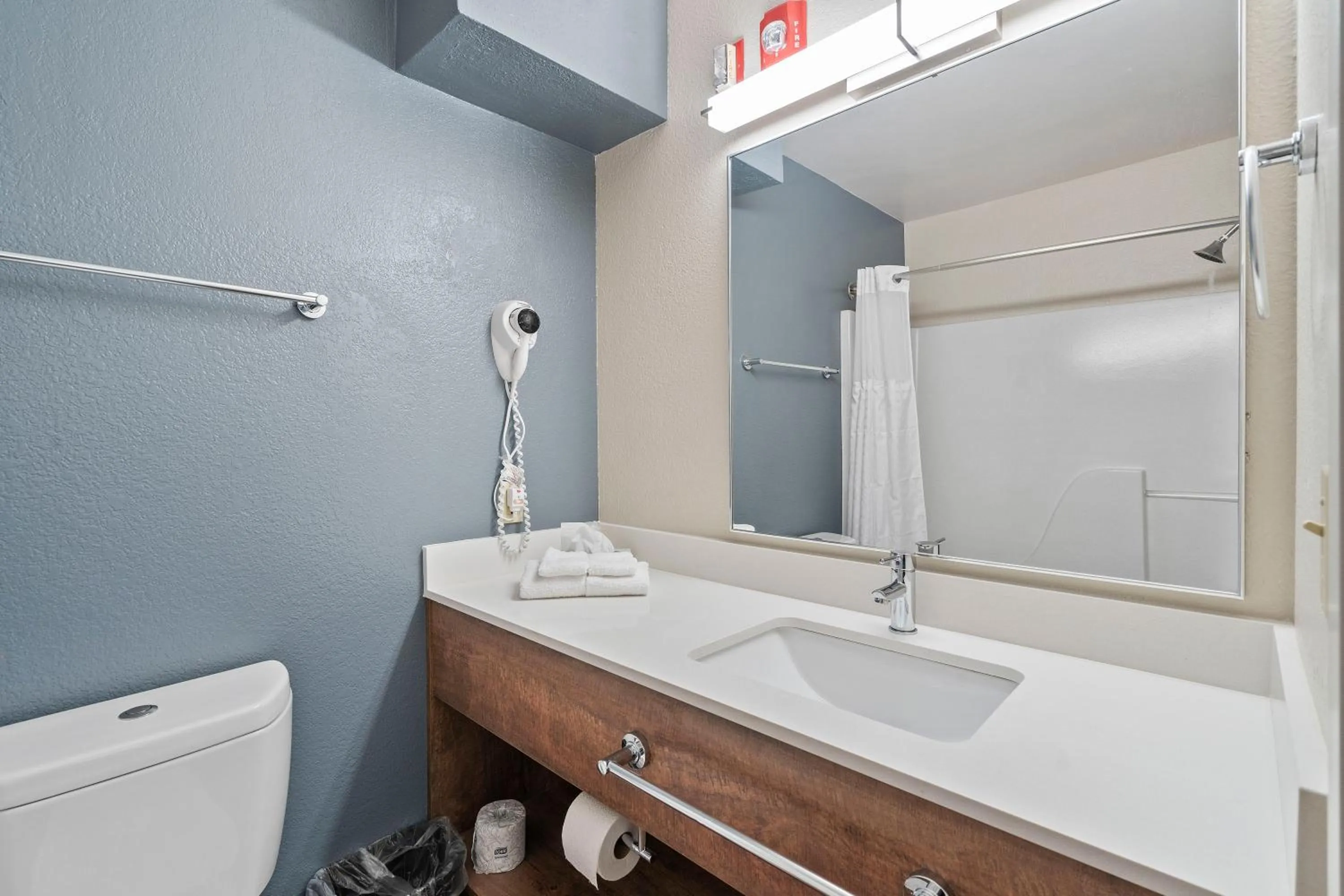 Bathroom in Extended Stay America Premier Suites - Seattle - Bellevue - Downtown