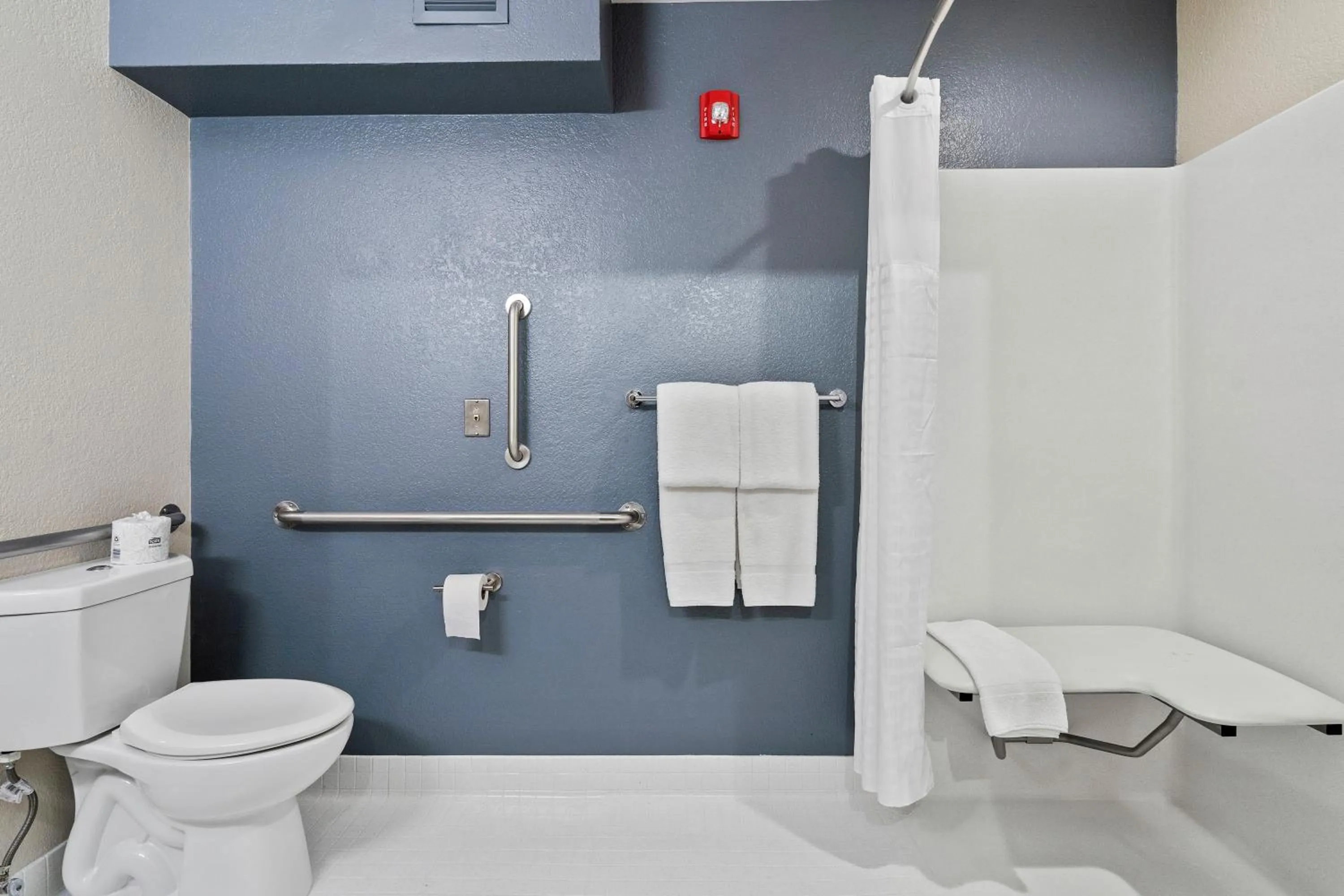 Bathroom in Extended Stay America Premier Suites - Seattle - Bellevue - Downtown