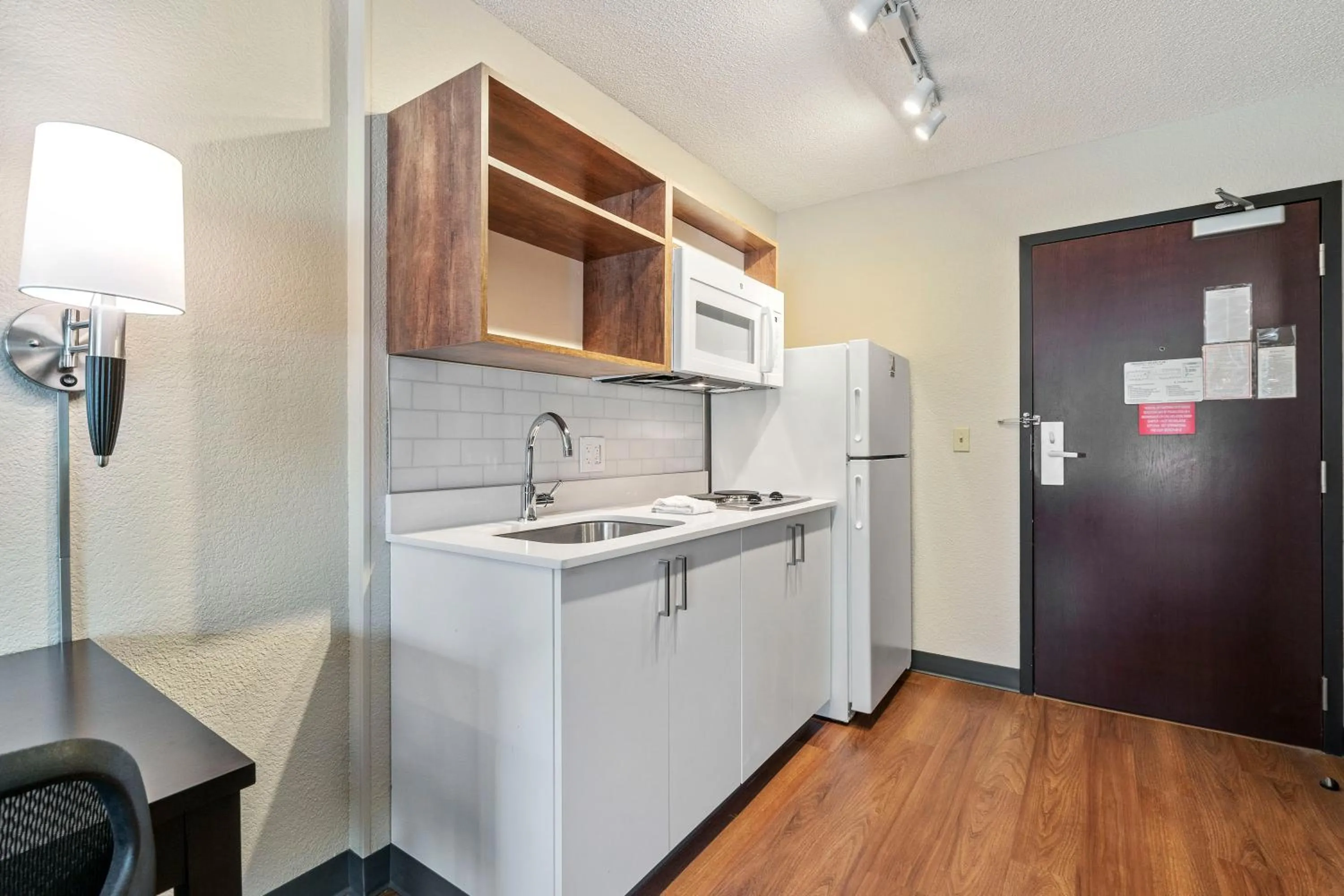 Kitchen or kitchenette in Extended Stay America Premier Suites - Seattle - Bellevue - Downtown