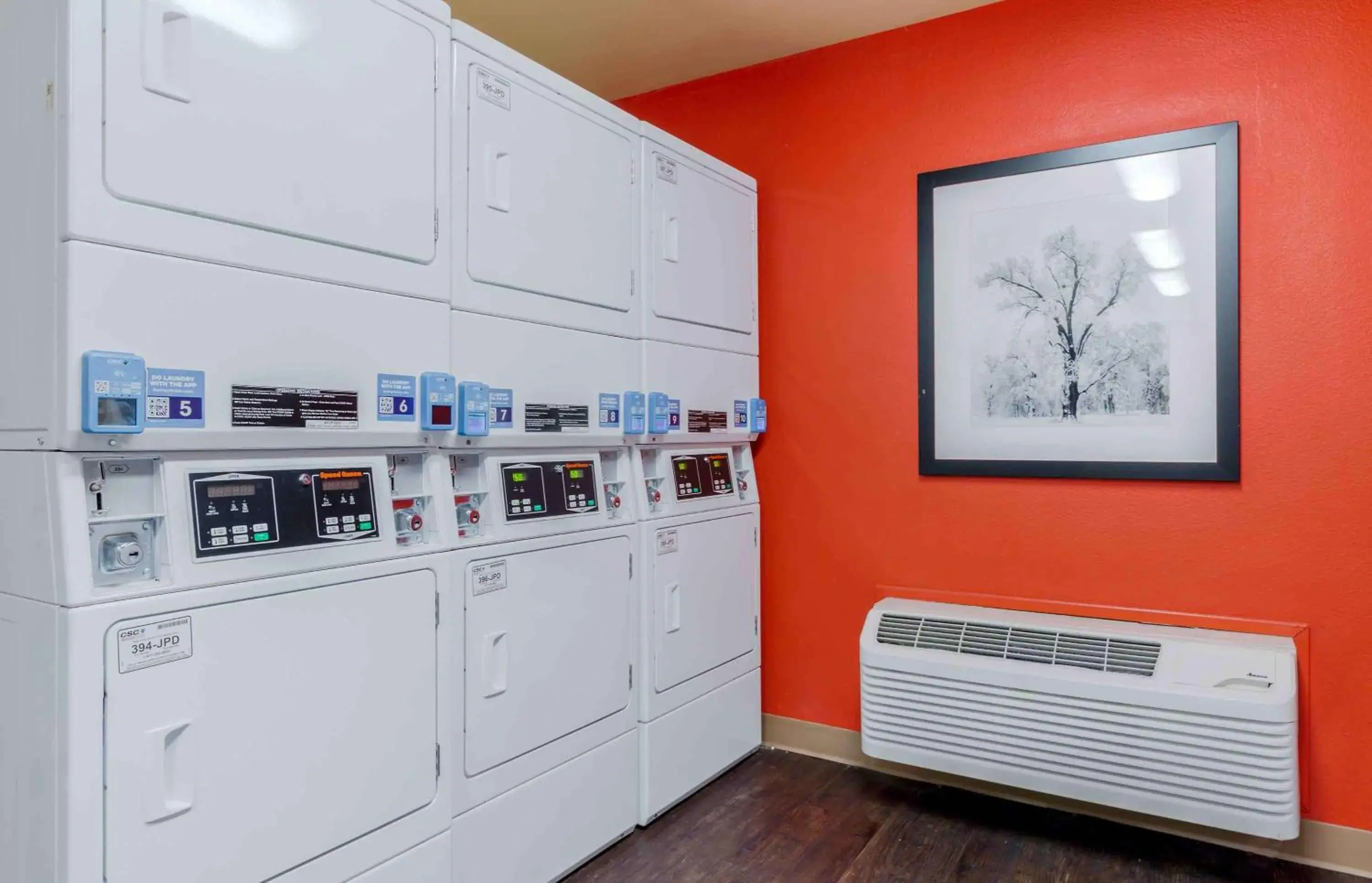 Property building in Extended Stay America Suites - Phoenix - Airport Property building in Extended Stay America Suites - Phoenix - Airport