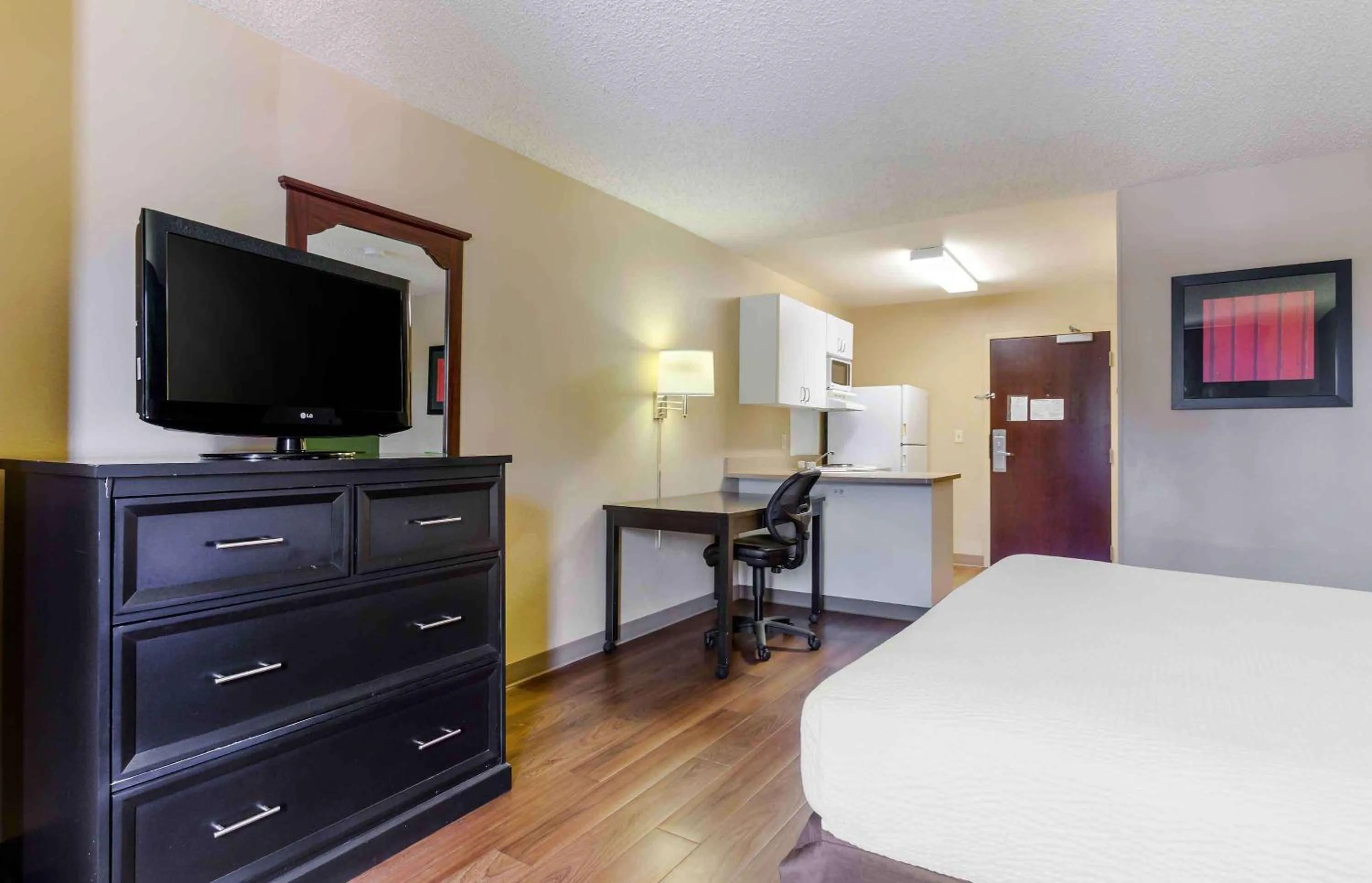 Bedroom, Bed in Extended Stay America Suites - Phoenix - Airport