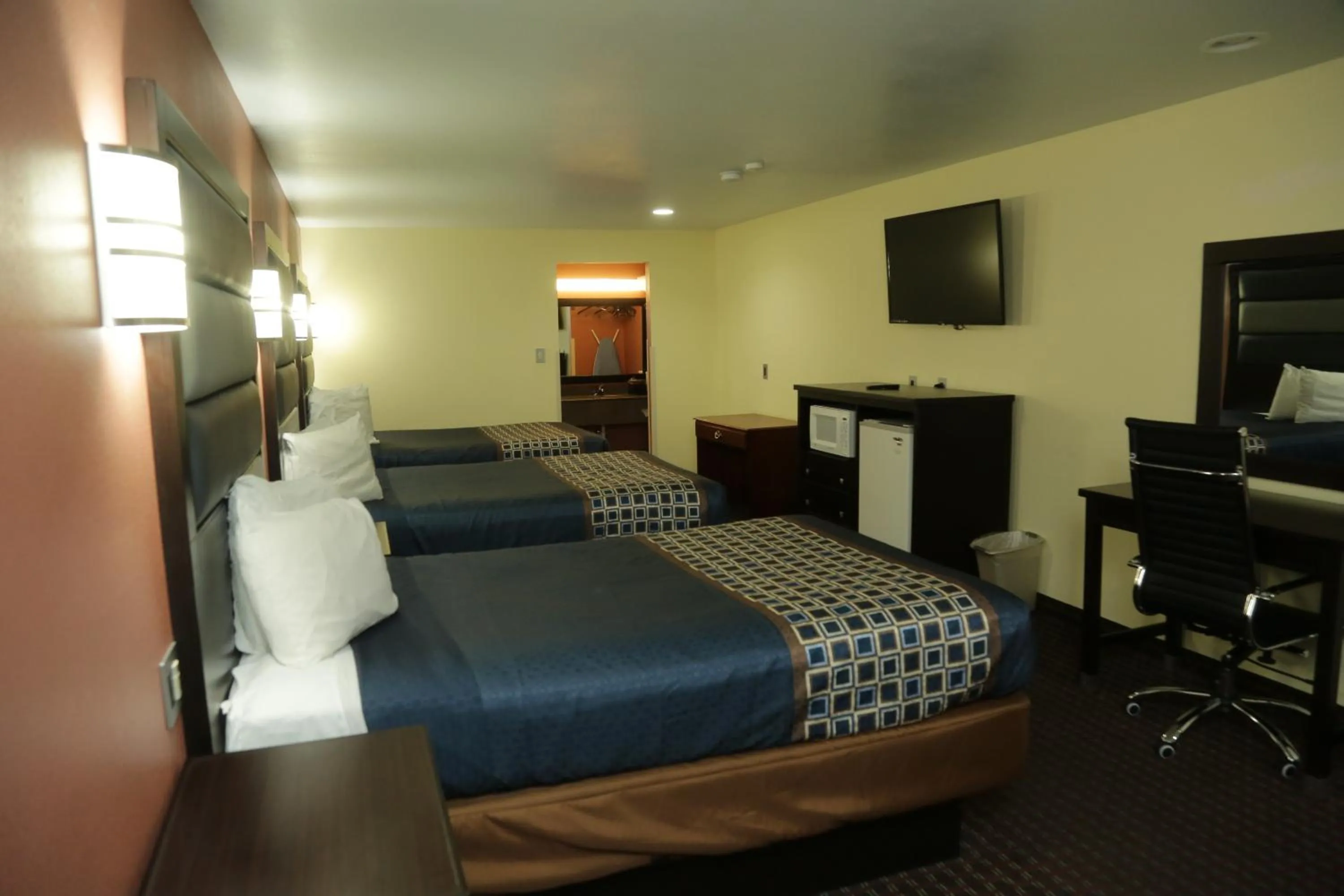 Bed in Theroff's Motel