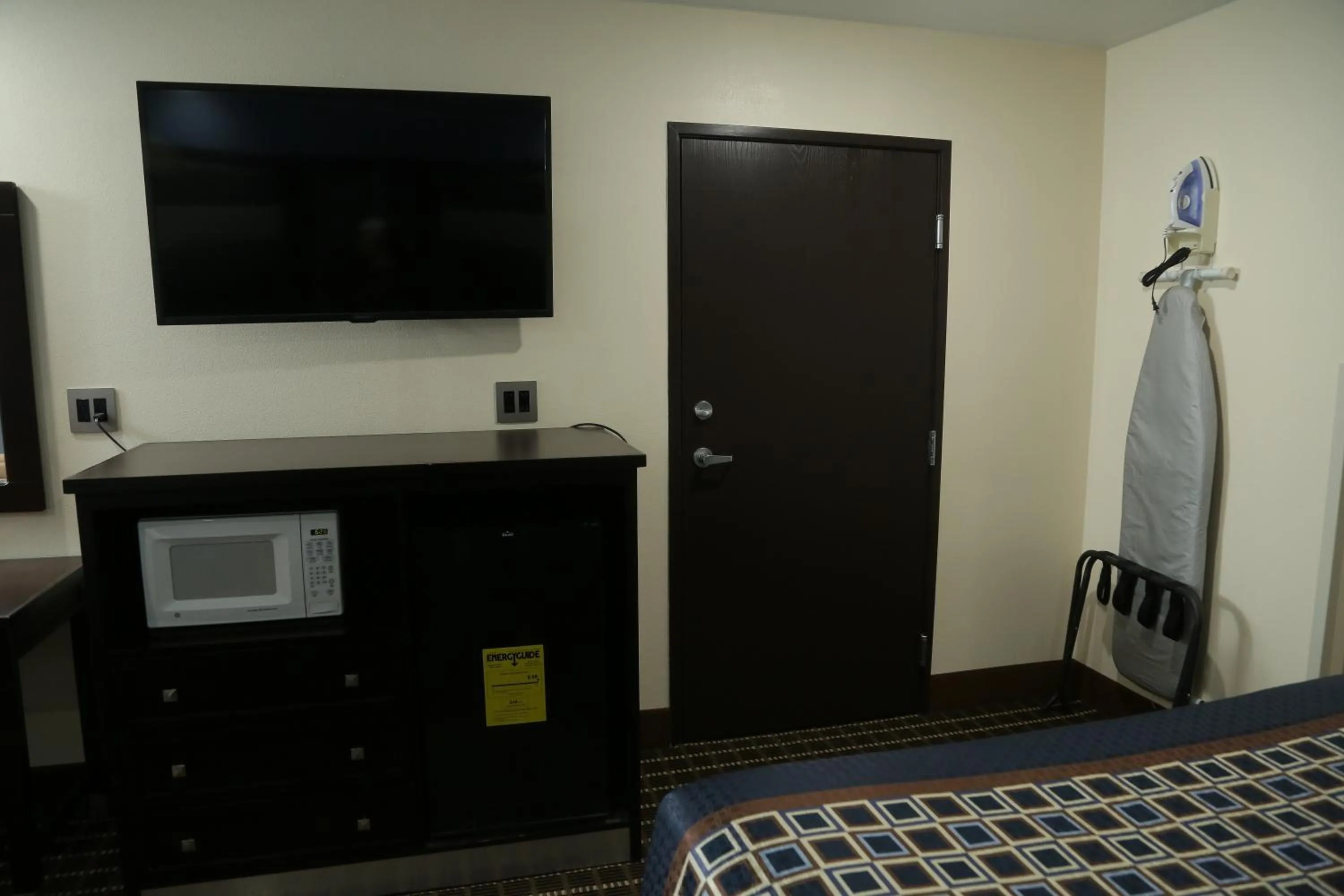 Bed in Theroff's Motel