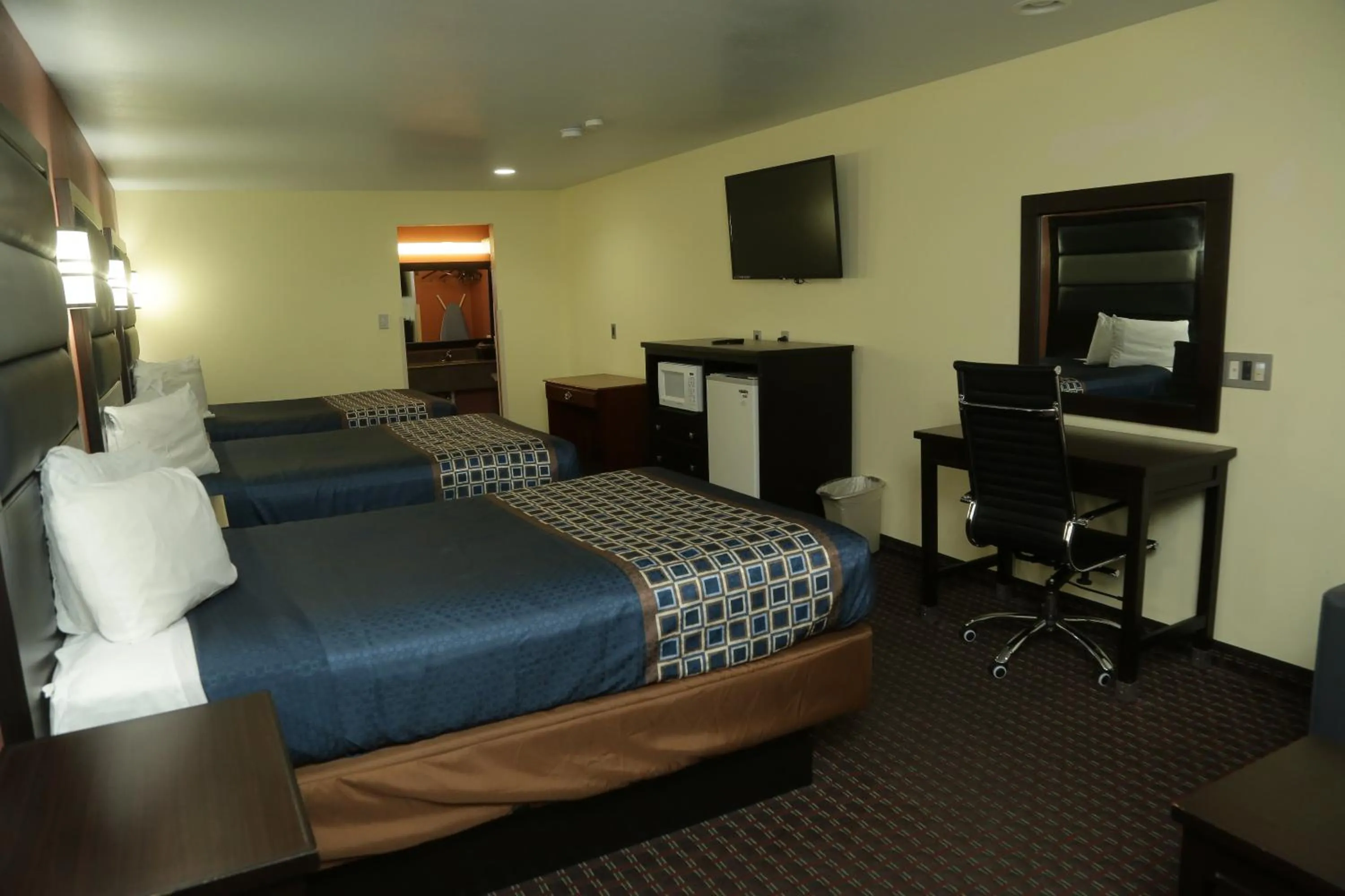 Bed in Theroff's Motel